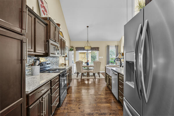 301 Squires Way Property Photo 10