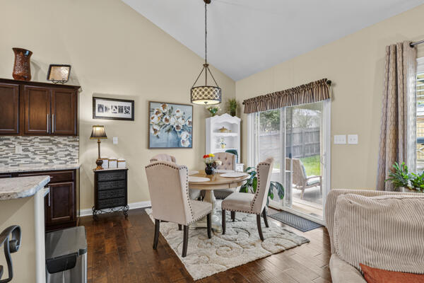 301 Squires Way Property Photo 13