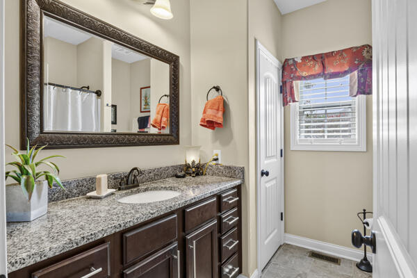 301 Squires Way Property Photo 15
