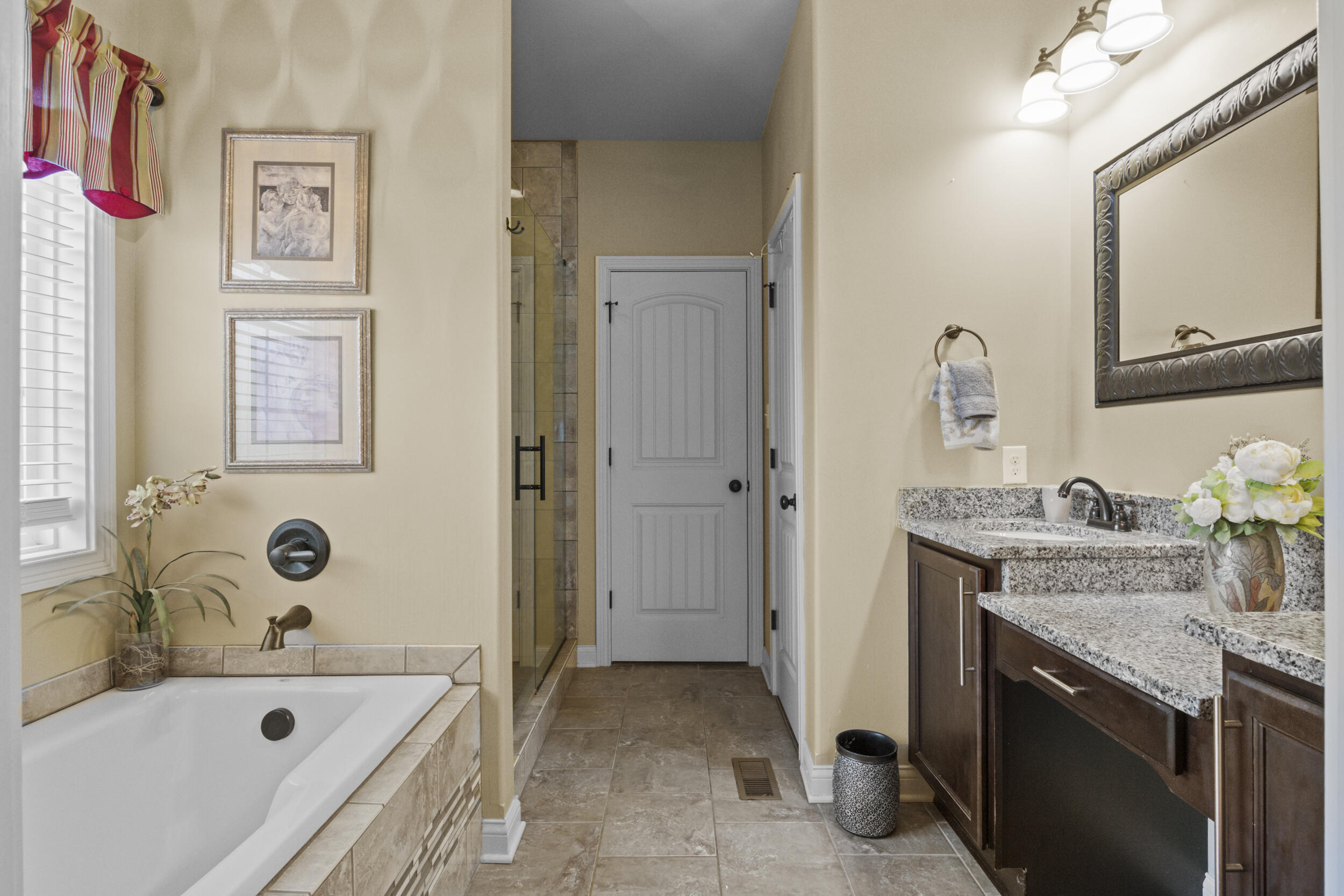 301 Squires Way Property Photo 28