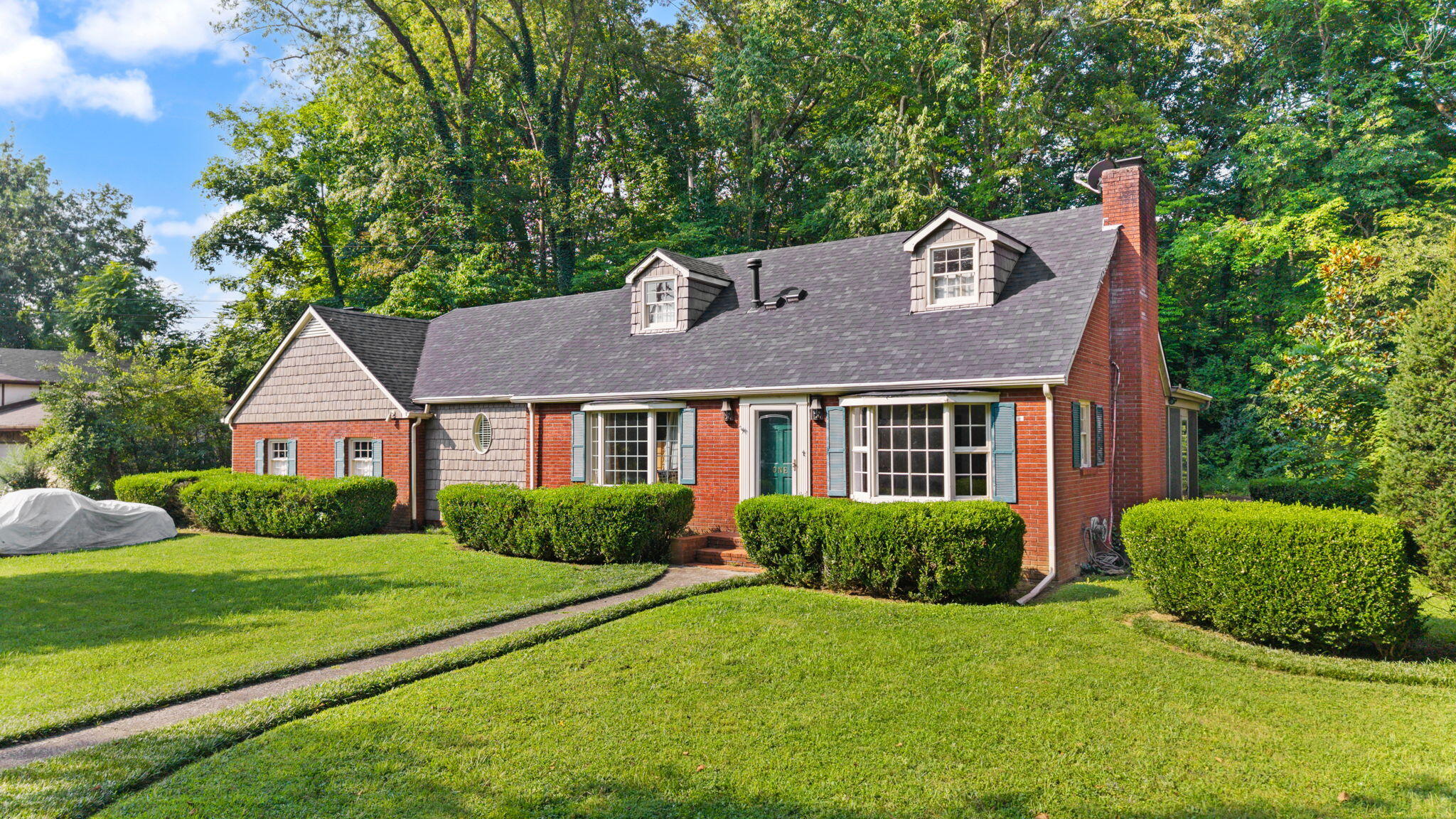 1 Edgewood Drive Property Photo 3