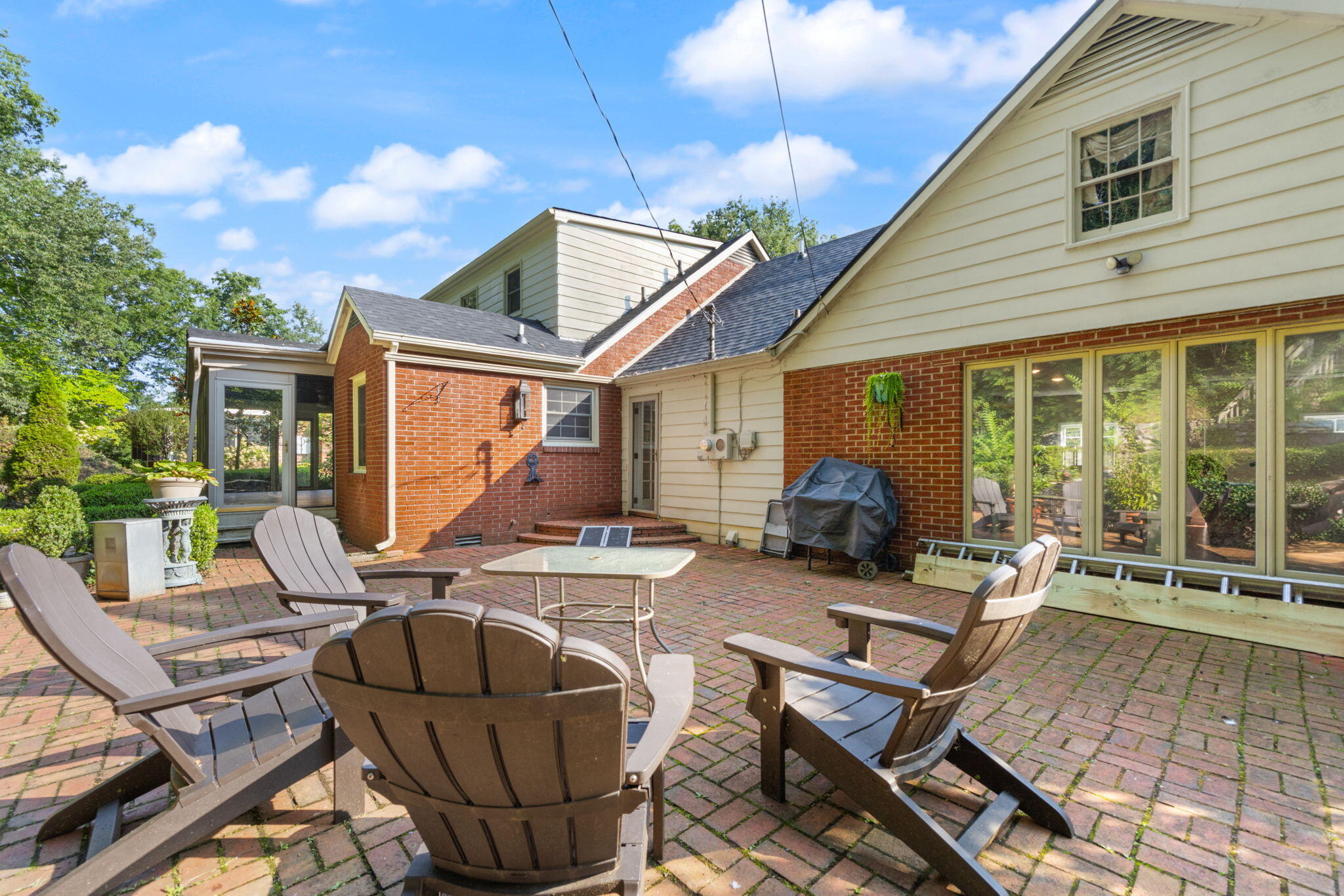 1 Edgewood Drive Property Photo 4