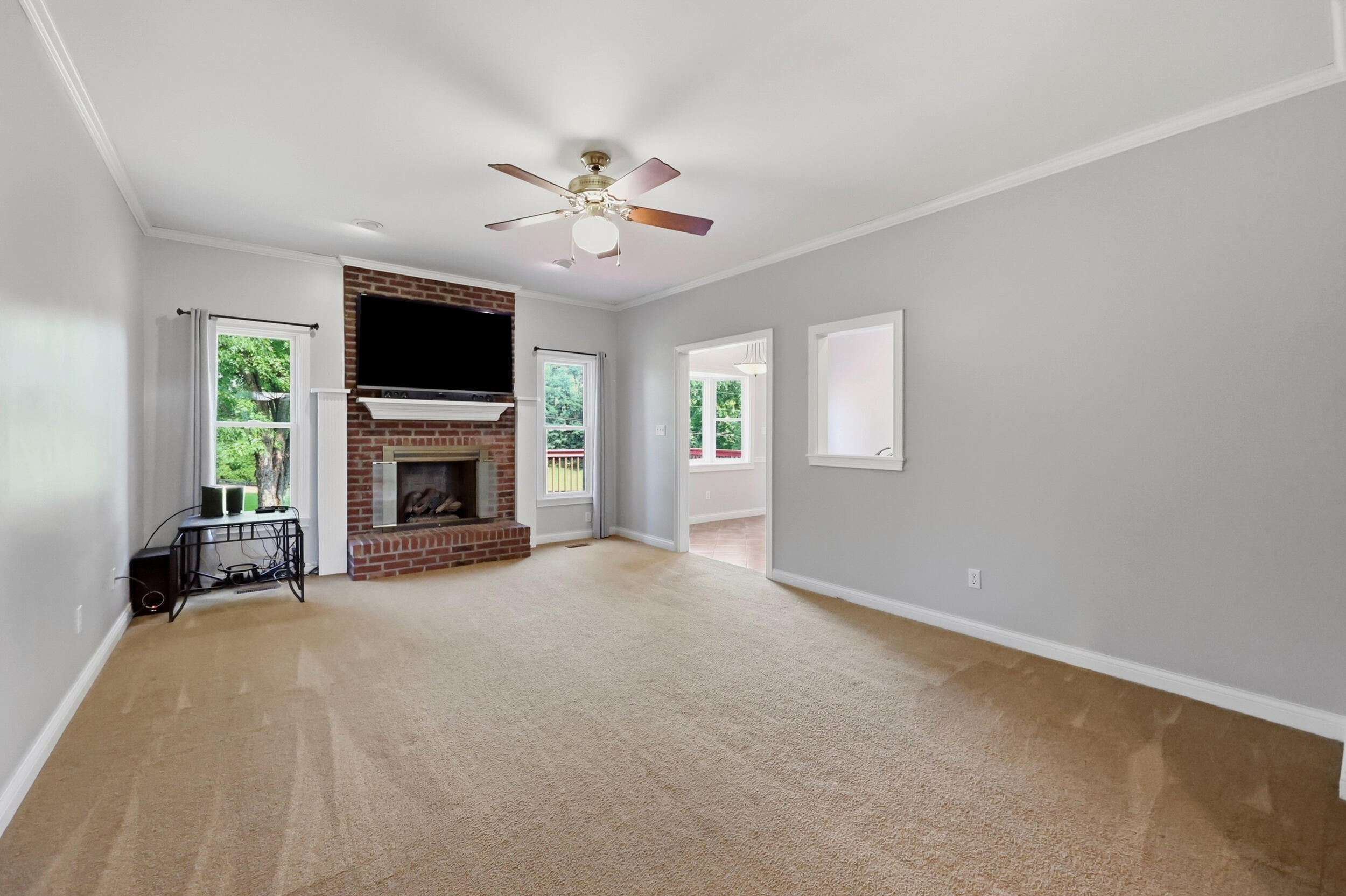 1035 Highview Drive Property Photo 7