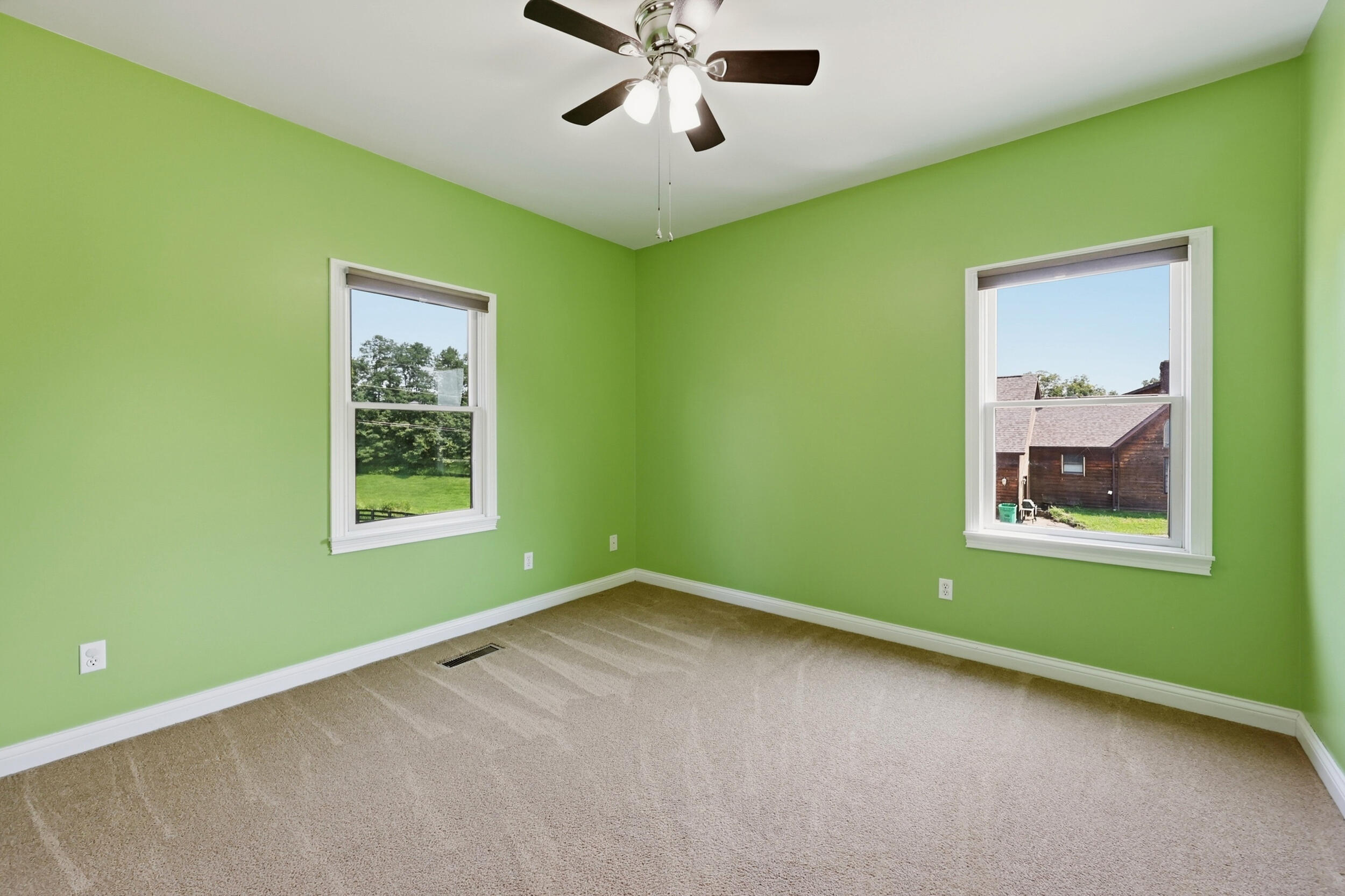 1035 Highview Drive Property Photo 12