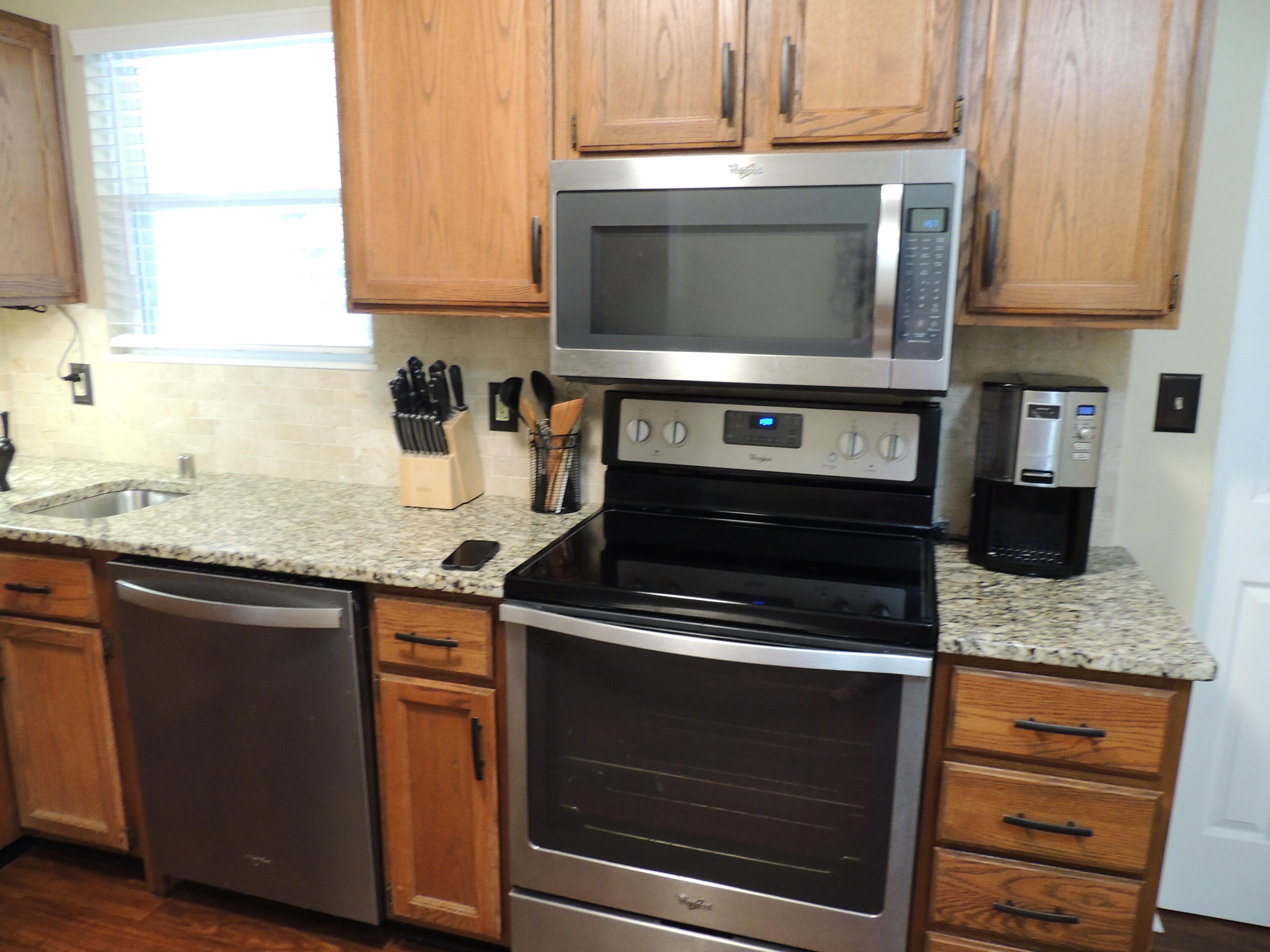 370 Garden Point Drive Property Photo 16