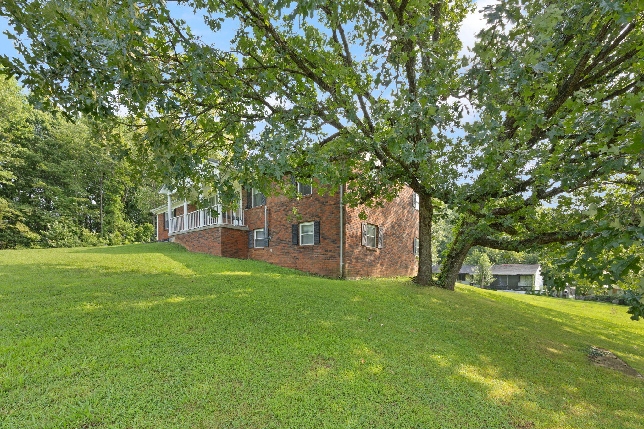 701 Whitaker Lane Property Photo 10