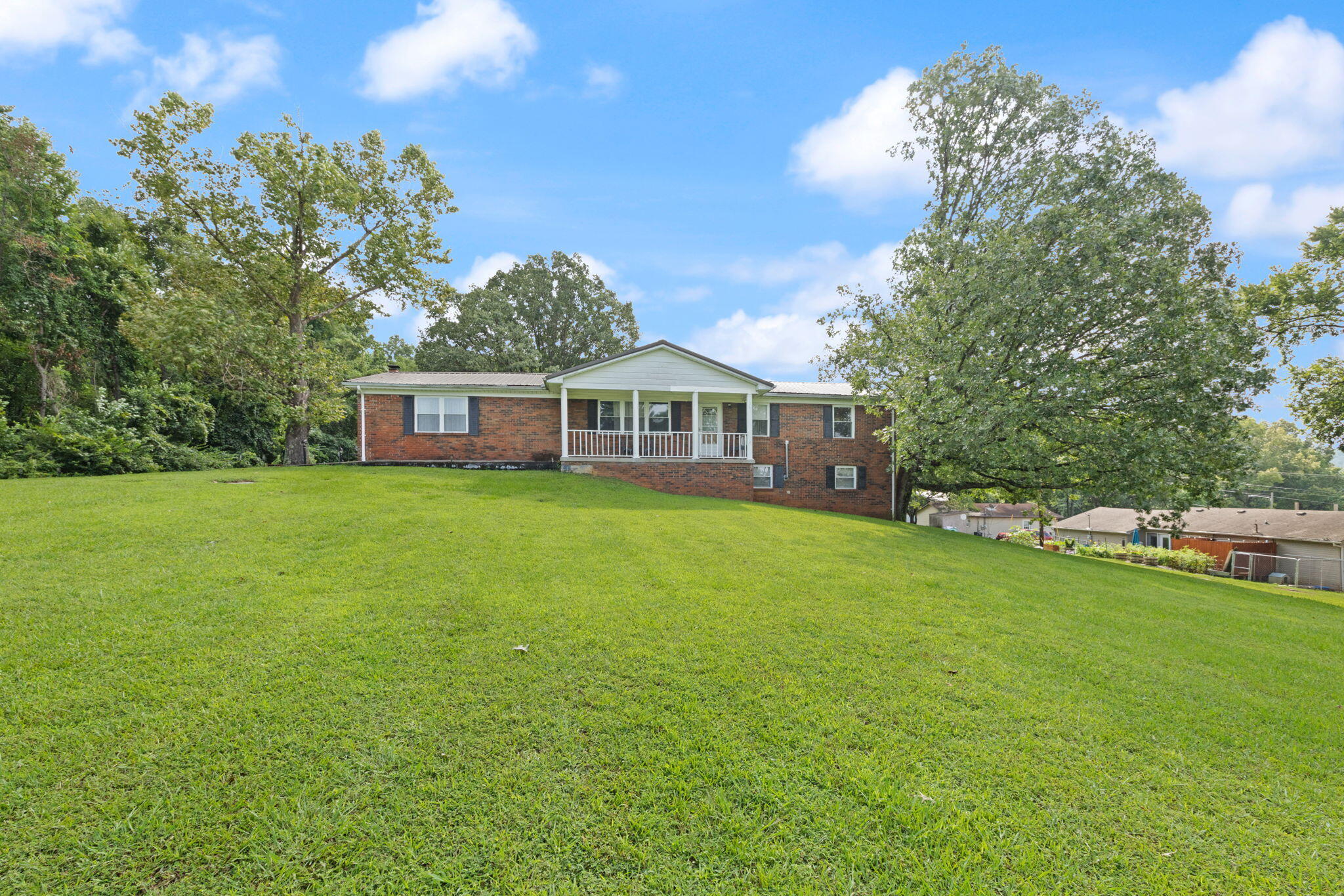 701 Whitaker Lane Property Photo 13