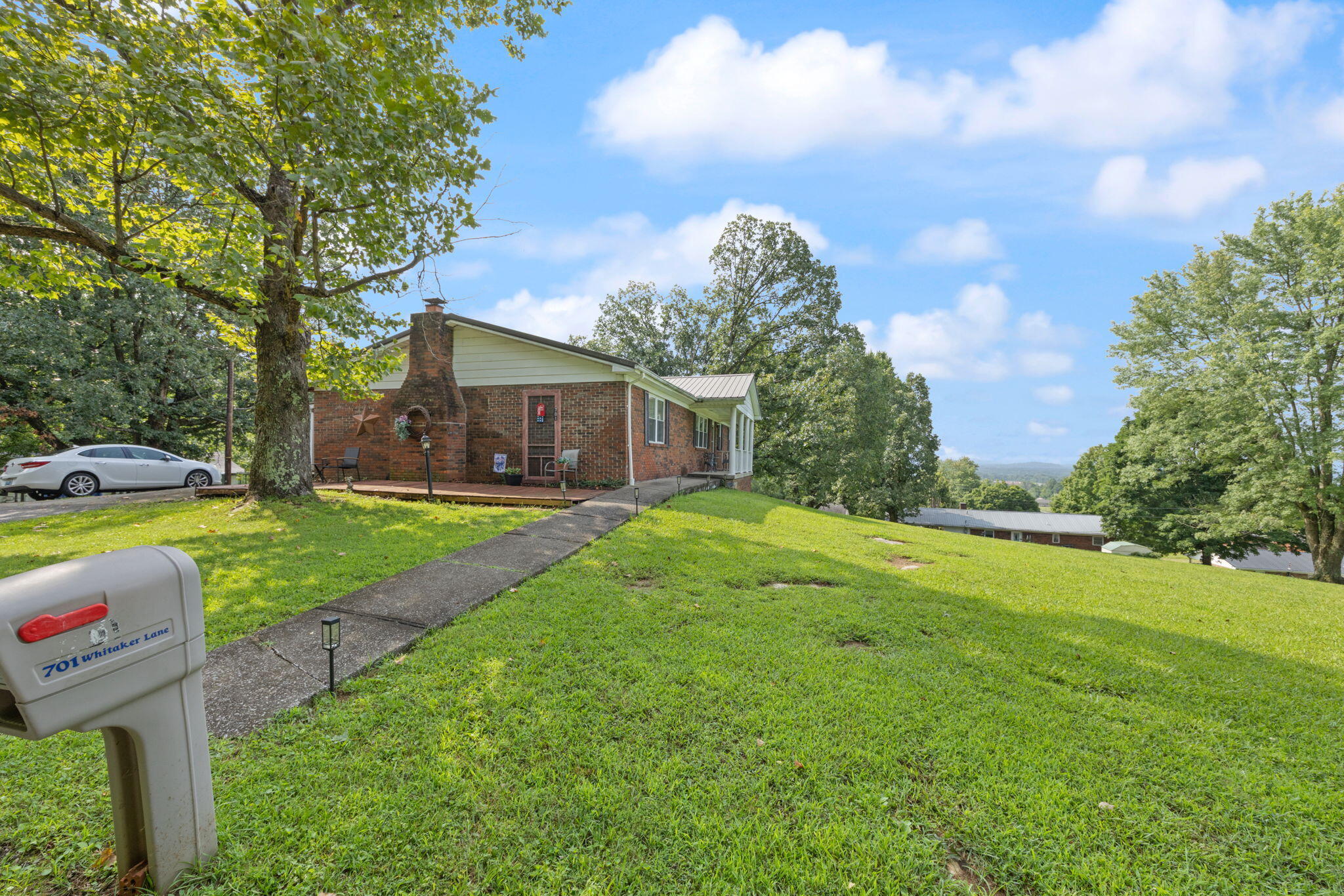 701 Whitaker Lane Property Photo 16