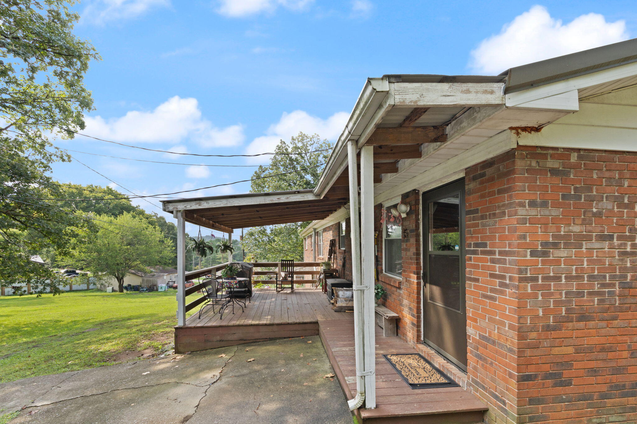 701 Whitaker Lane Property Photo 18