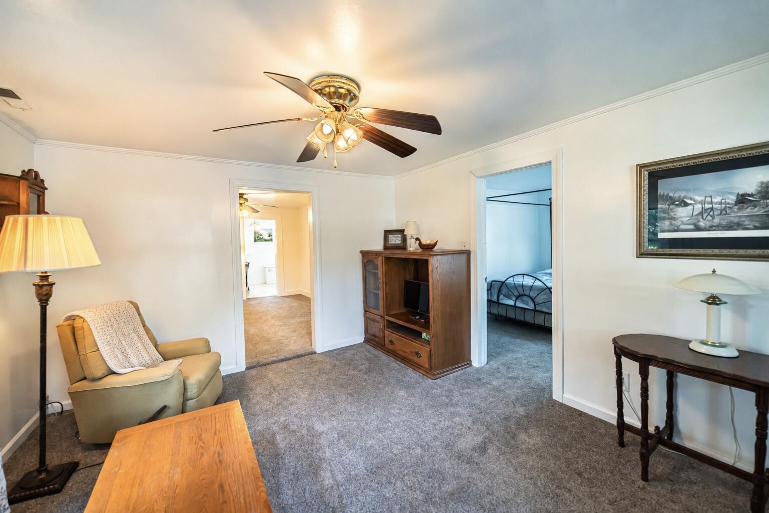 848 S Main Street Property Photo 10