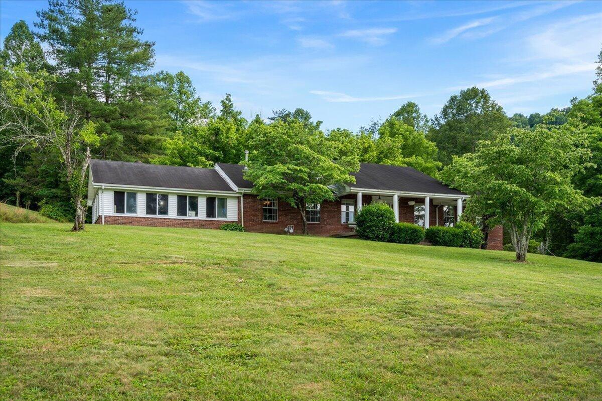 4475 Campton Road Property Photo 1