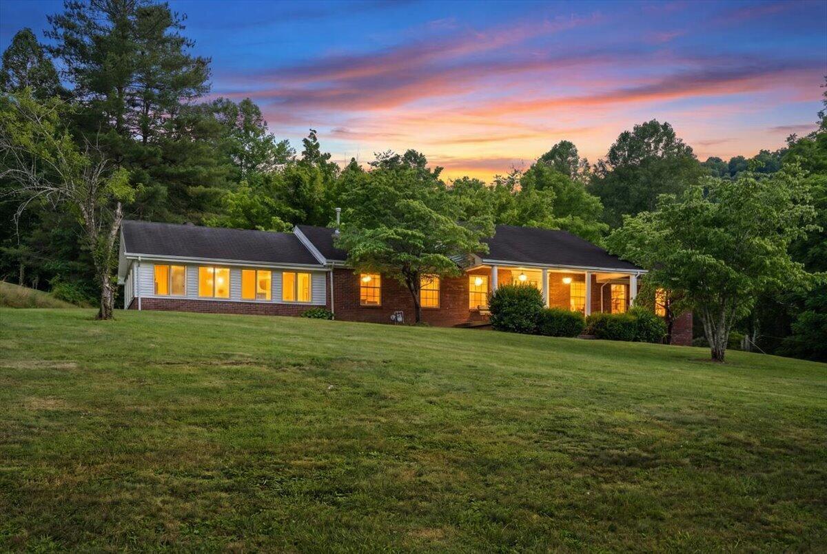 4475 Campton Road Property Photo 4