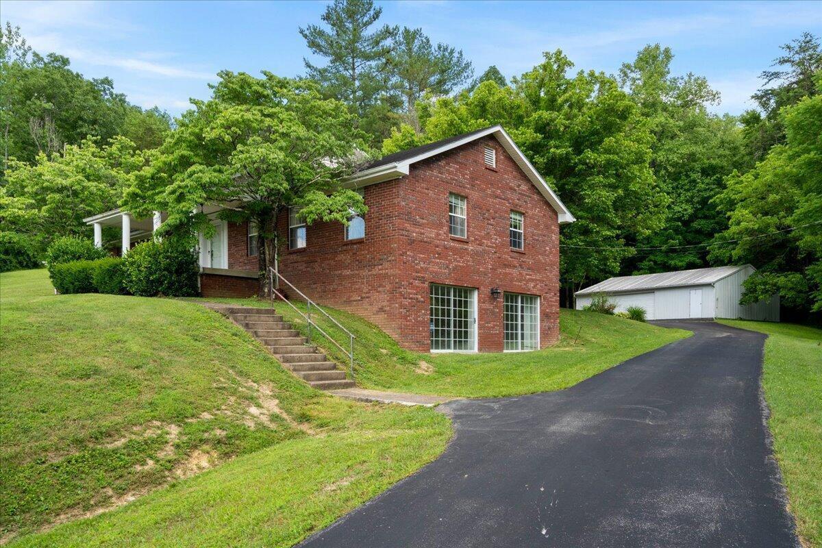 4475 Campton Road Property Photo 9