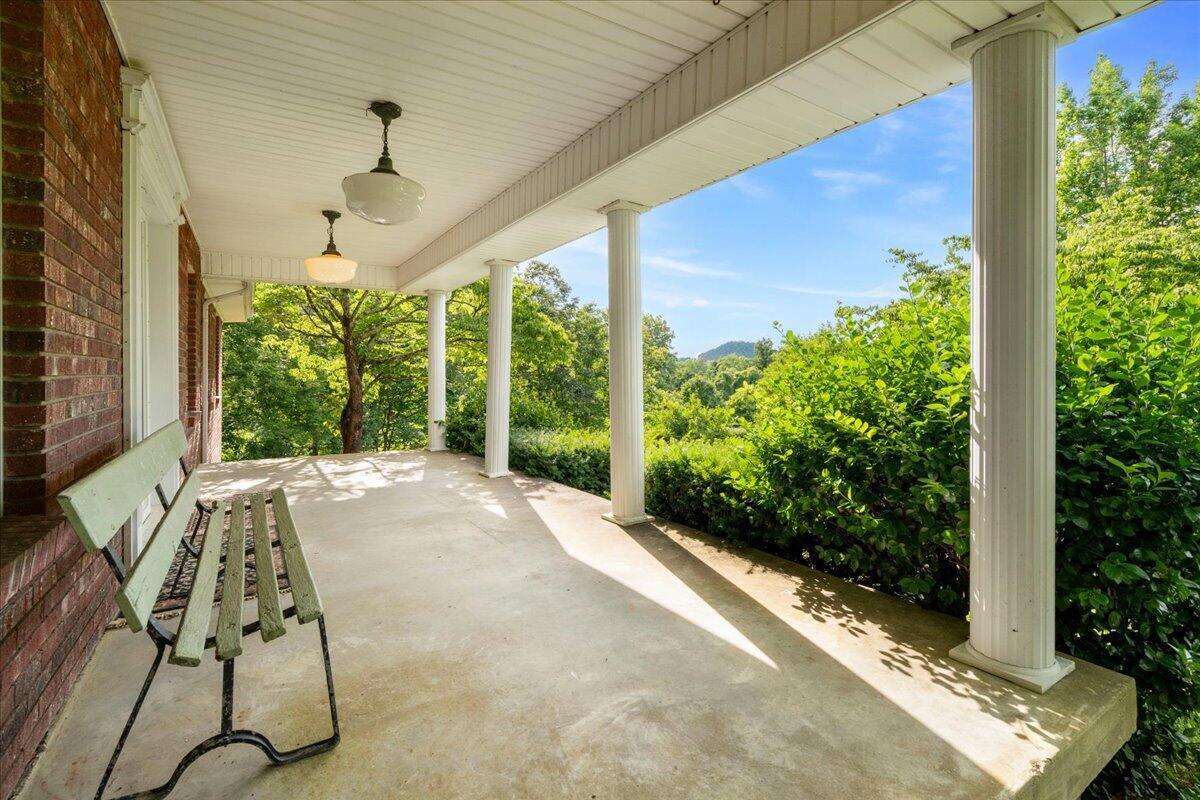 4475 Campton Road Property Photo 11