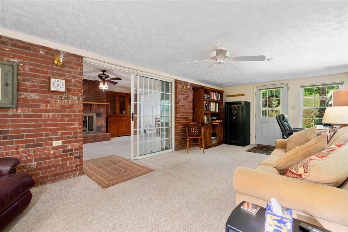 4475 Campton Road Property Photo 25