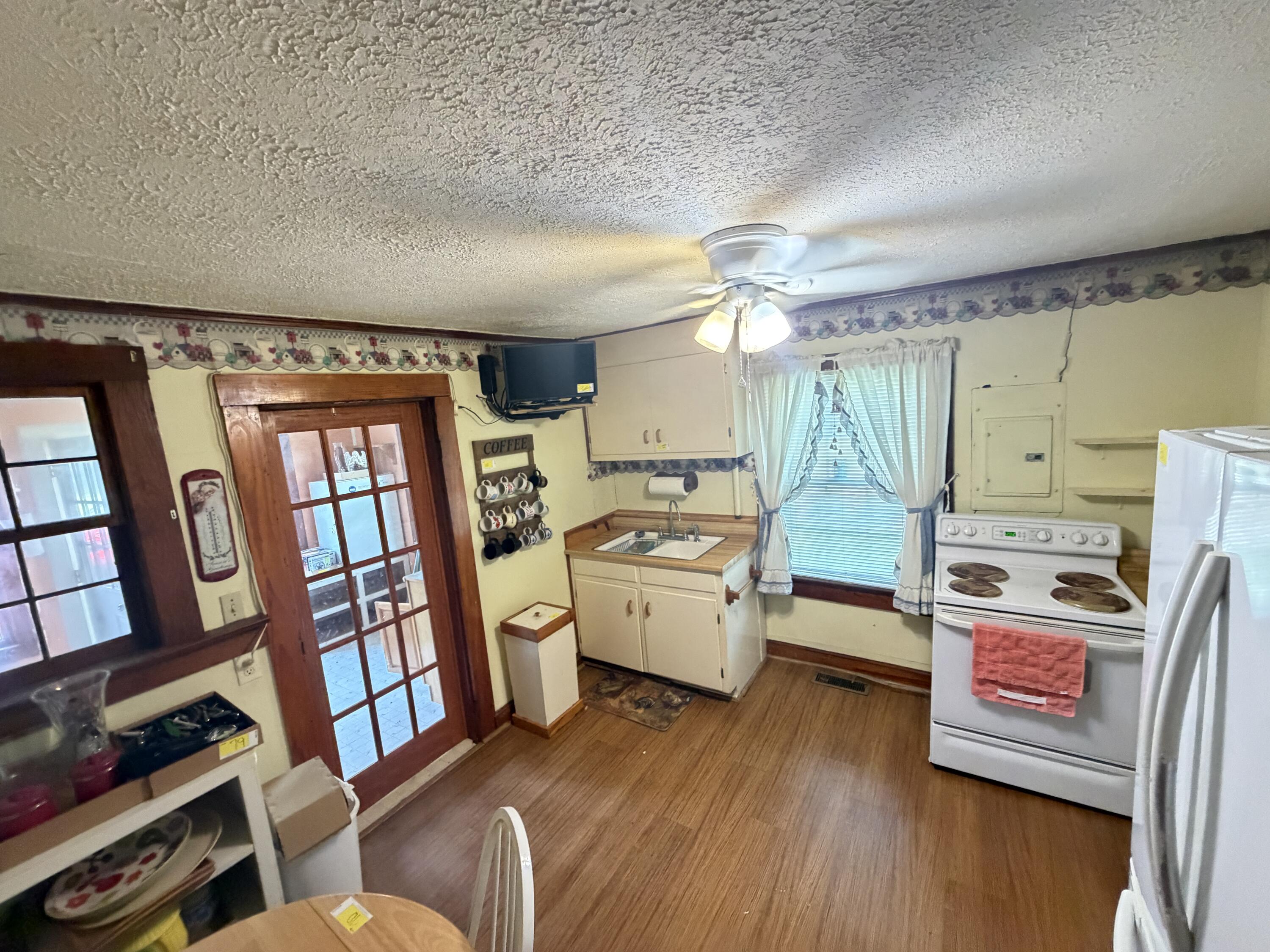 3730 Benton Road Property Photo 10