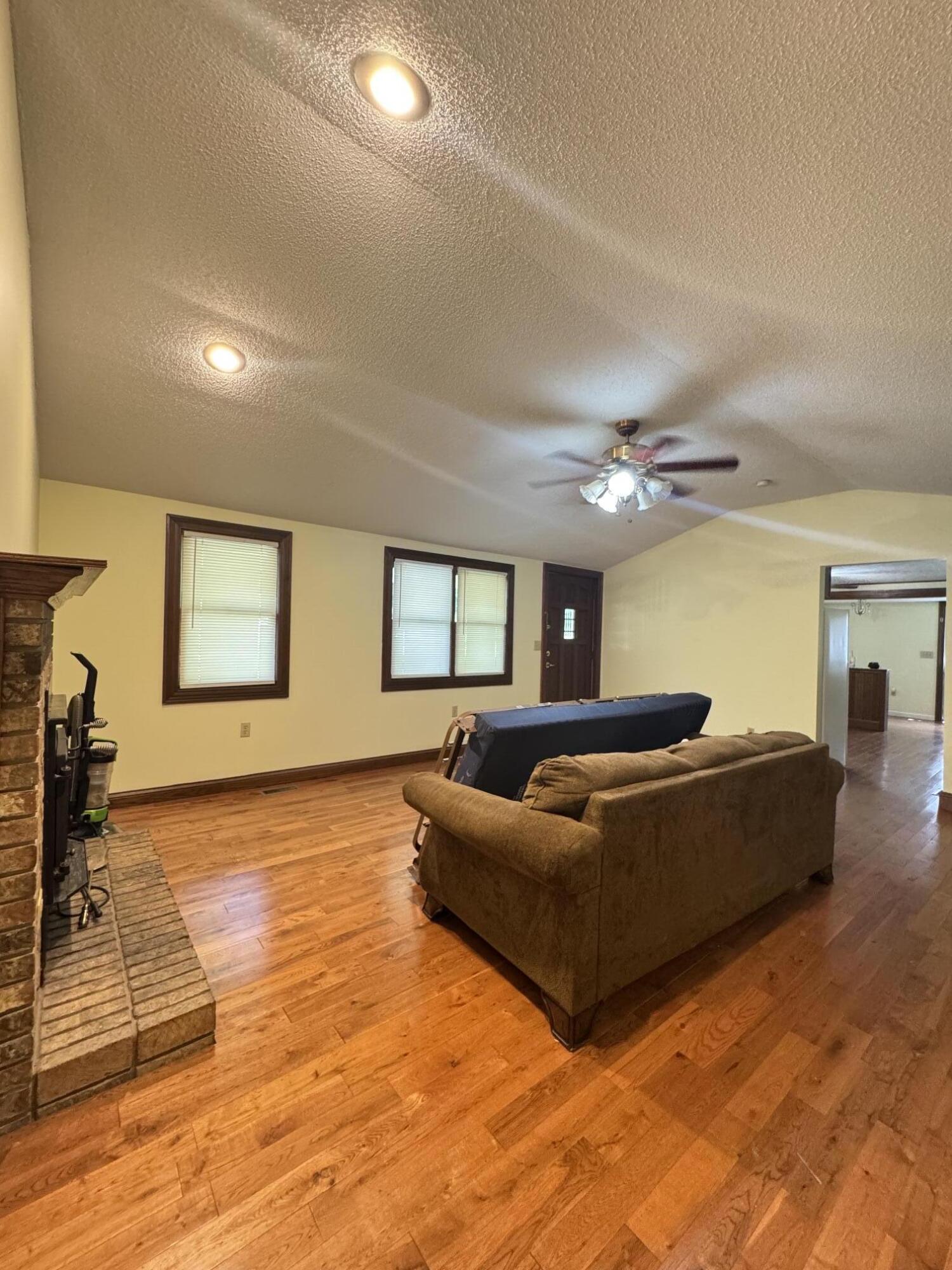 1584 Ky-3437 Property Photo 9