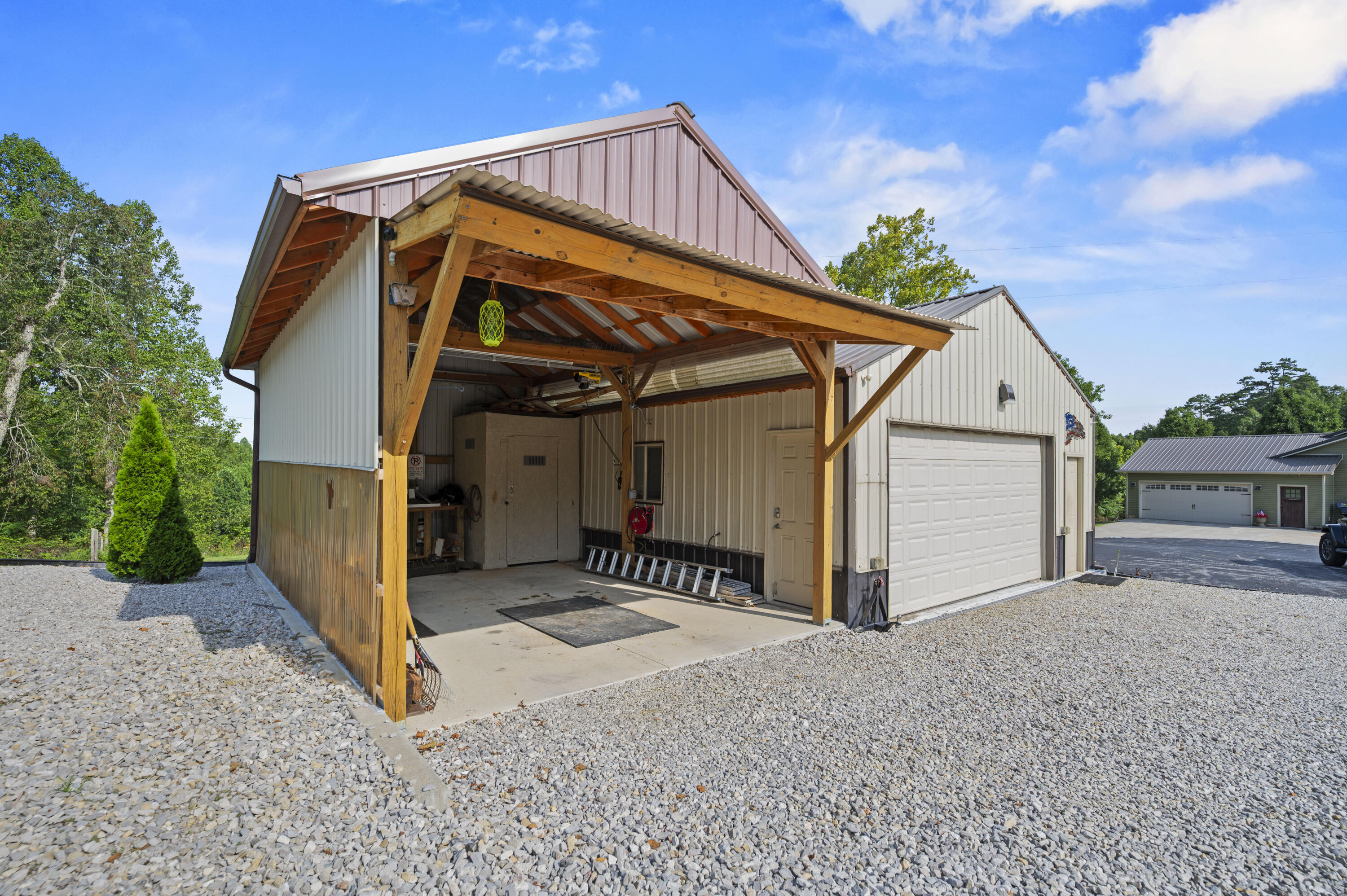 1662 S Tree Tower Road Property Photo 3