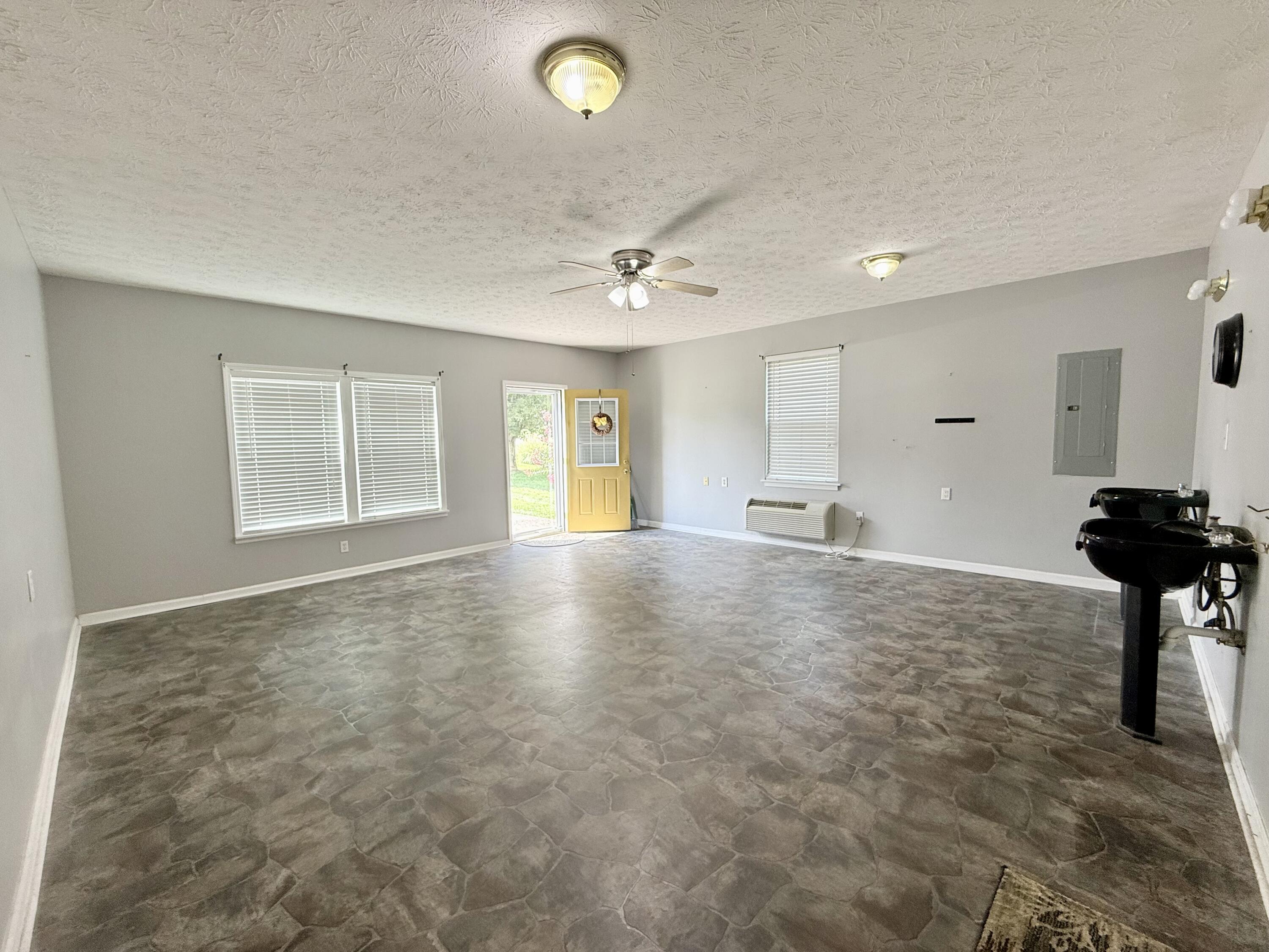 419 Bellaire Drive Property Photo 11