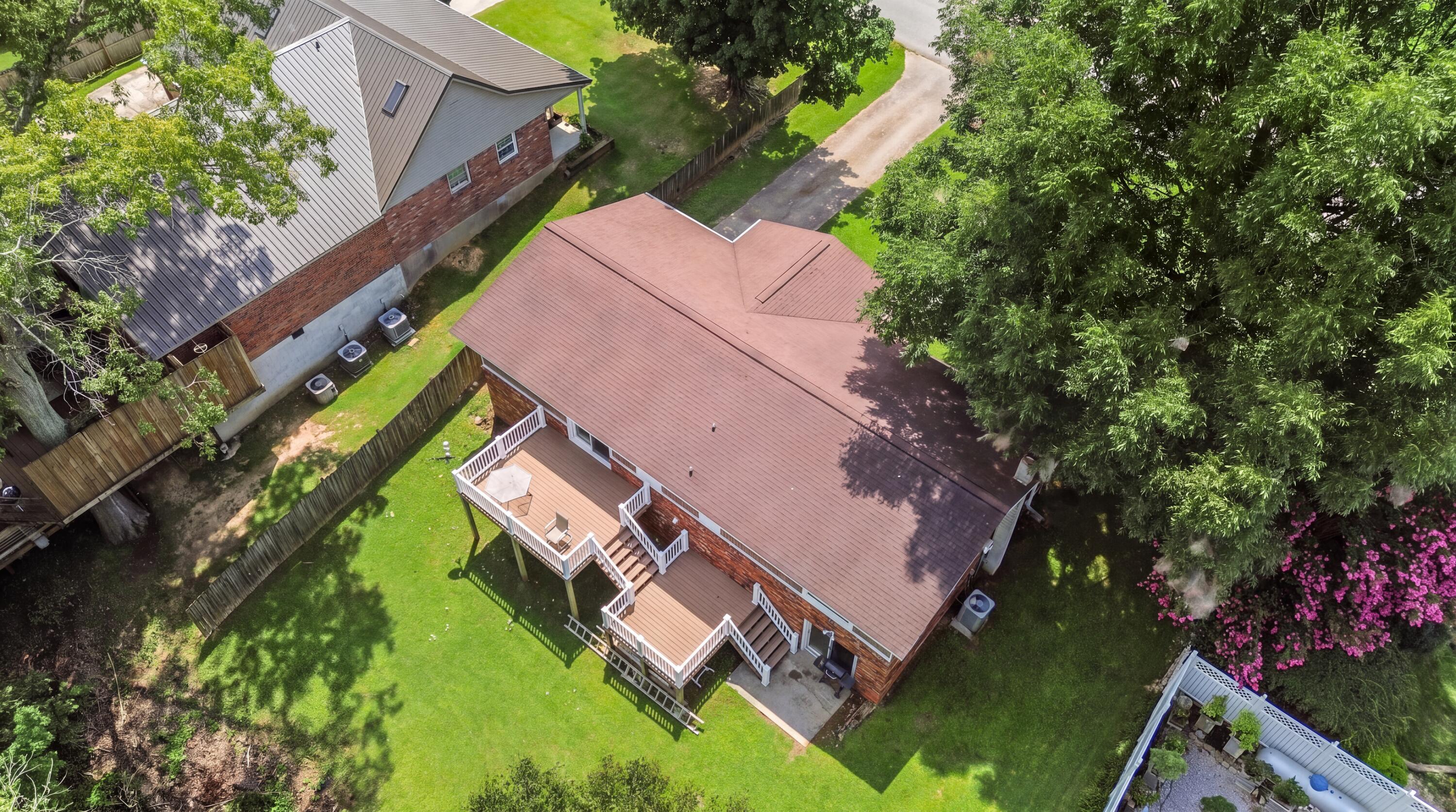 232 Twin Rivers Drive Property Photo 7