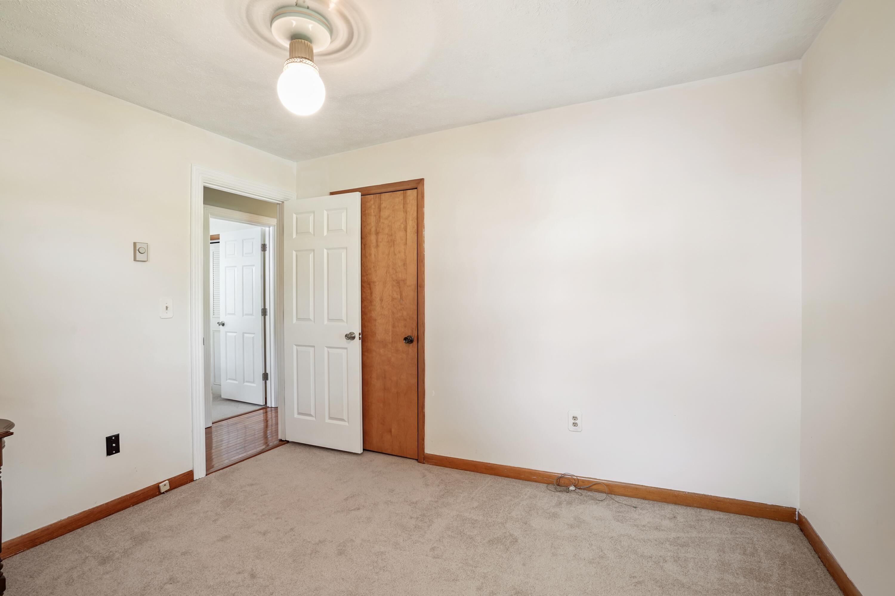 232 Twin Rivers Drive Property Photo 23
