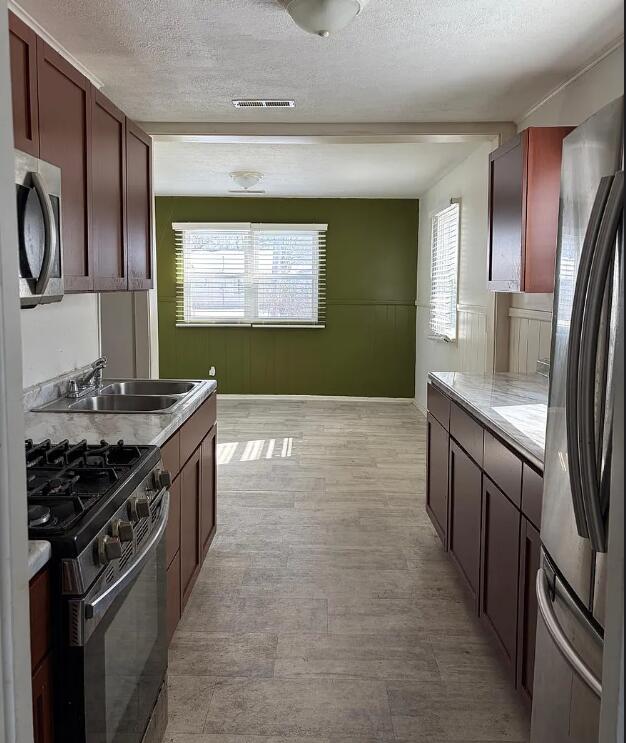 2922 Georgia Street Property Photo 5