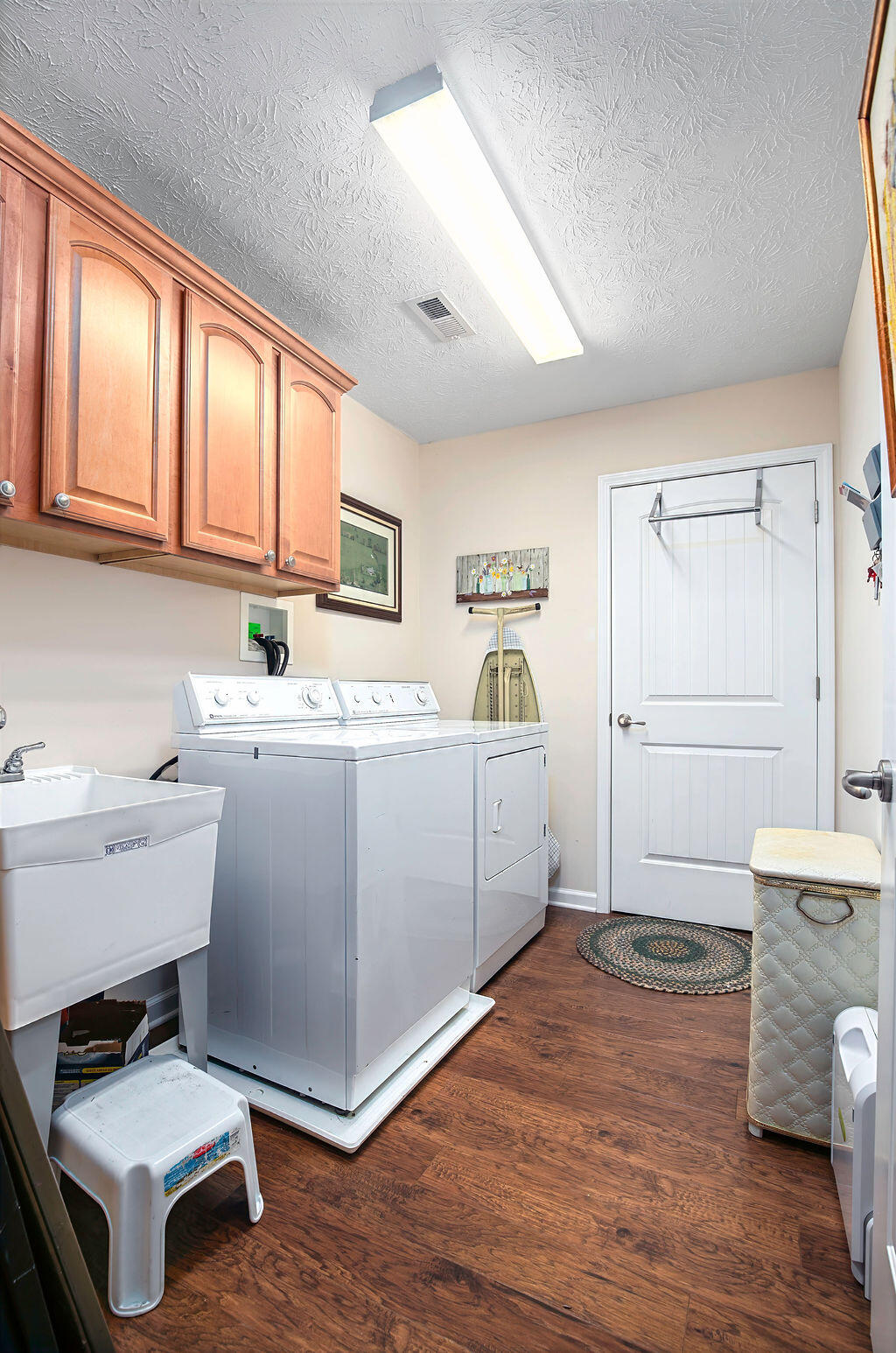 108 Academy Drive Property Photo 10