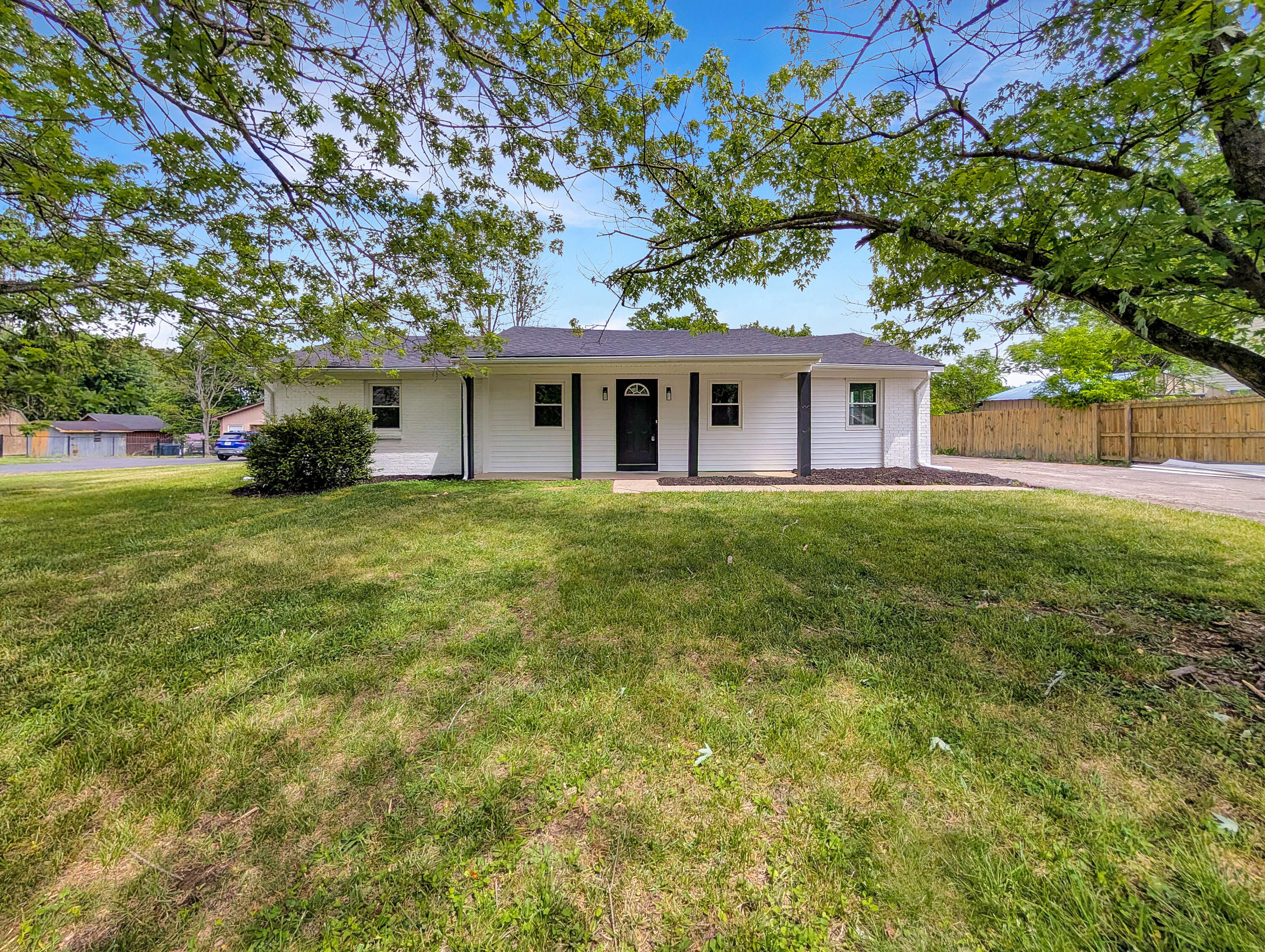 124 Edgewood Drive Property Photo 3