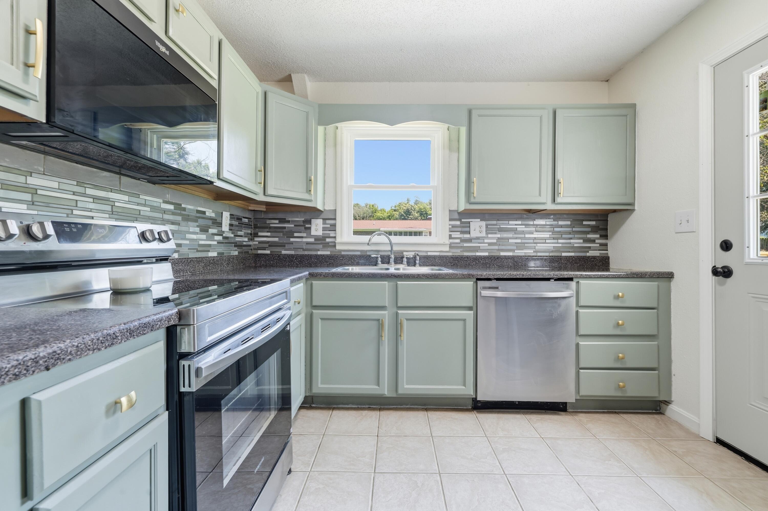 78 Whispering Oaks Loop Property Photo 13