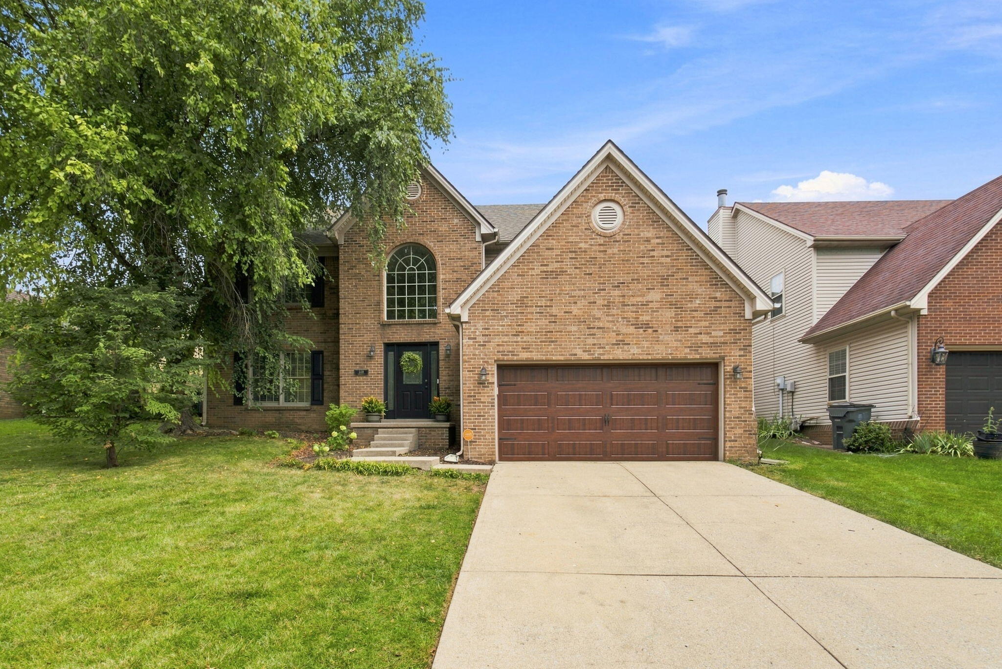 449 Amberley Drive Property Photo 4