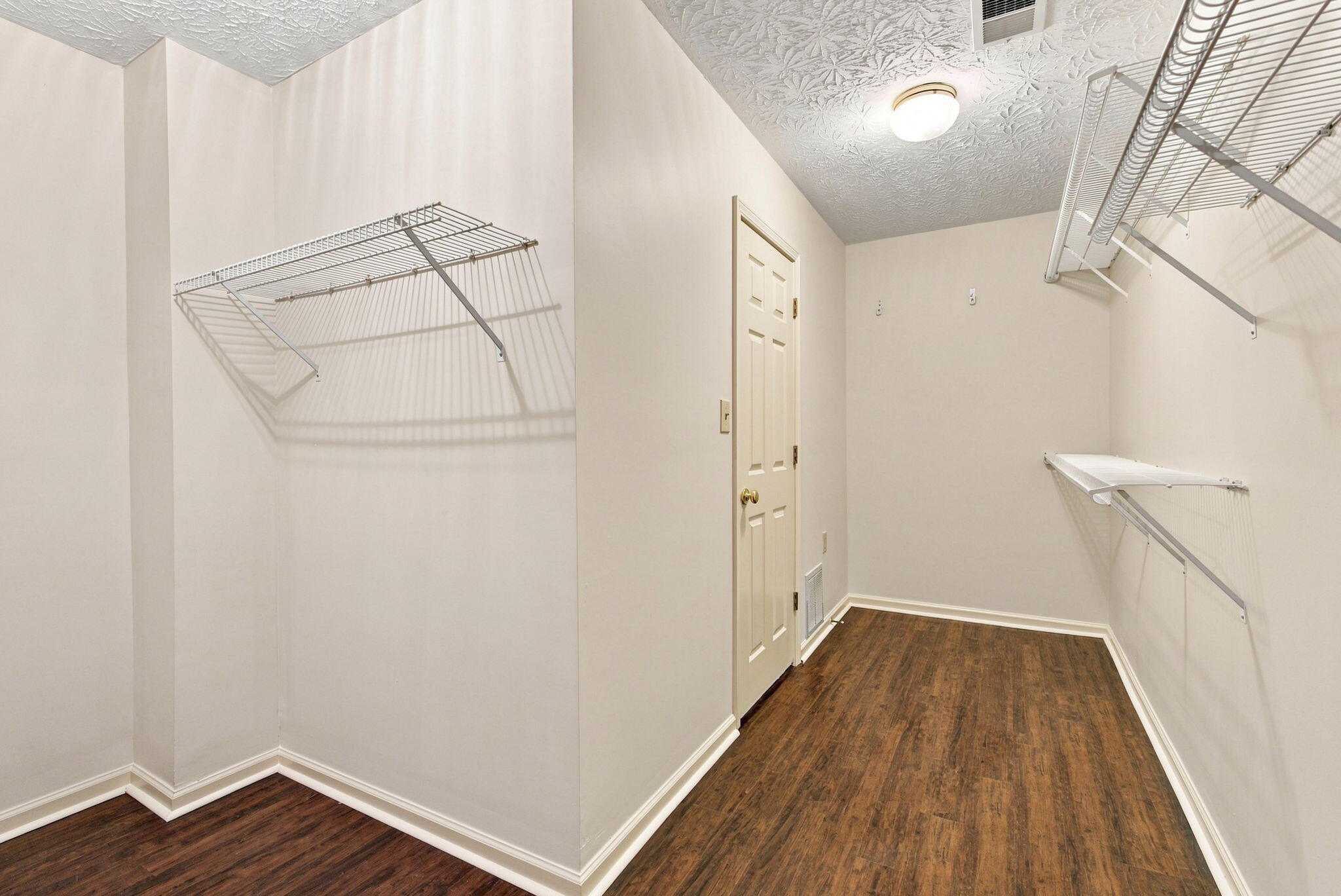 449 Amberley Drive Property Photo 37