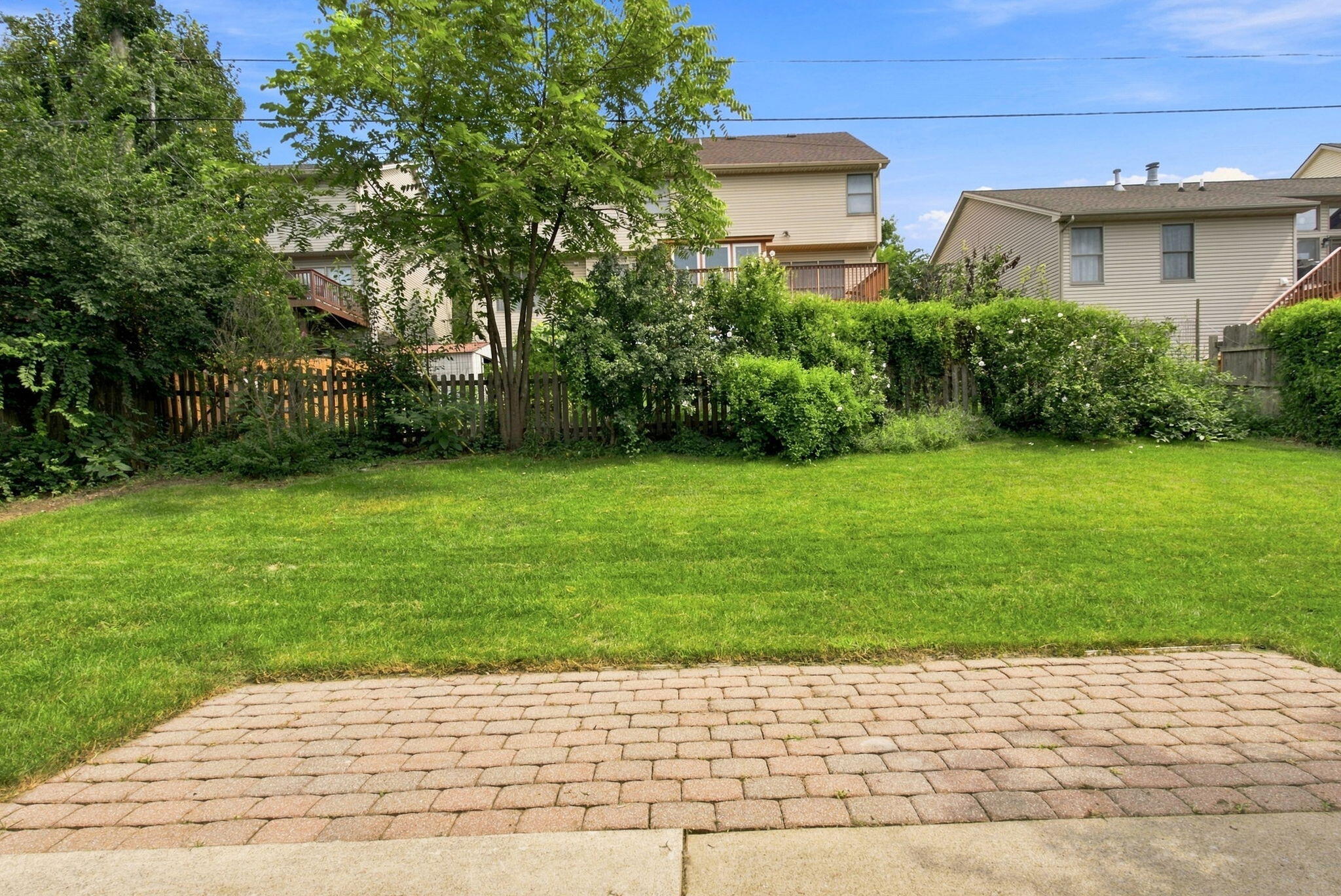 449 Amberley Drive Property Photo 44