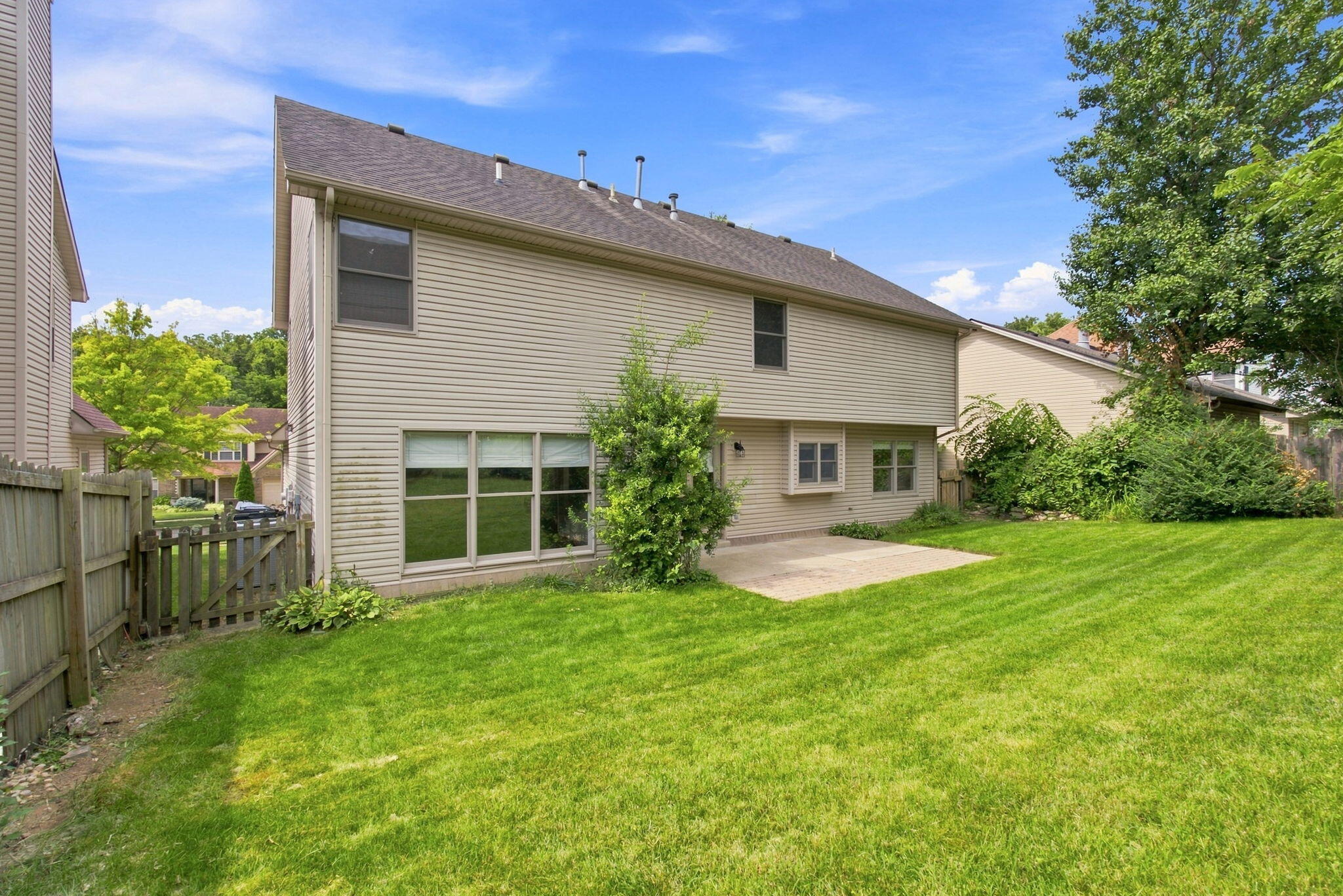 449 Amberley Drive Property Photo 47