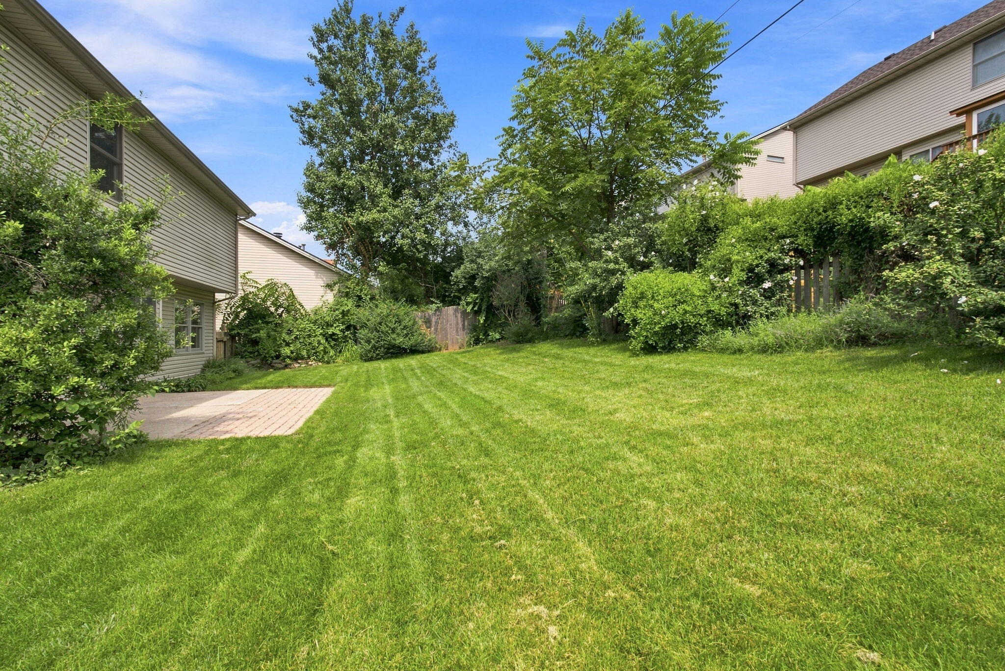 449 Amberley Drive Property Photo 48