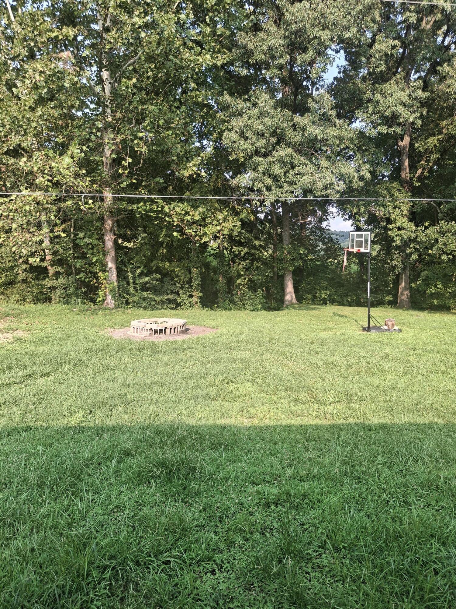 204 Meadowview Drive Property Photo 4