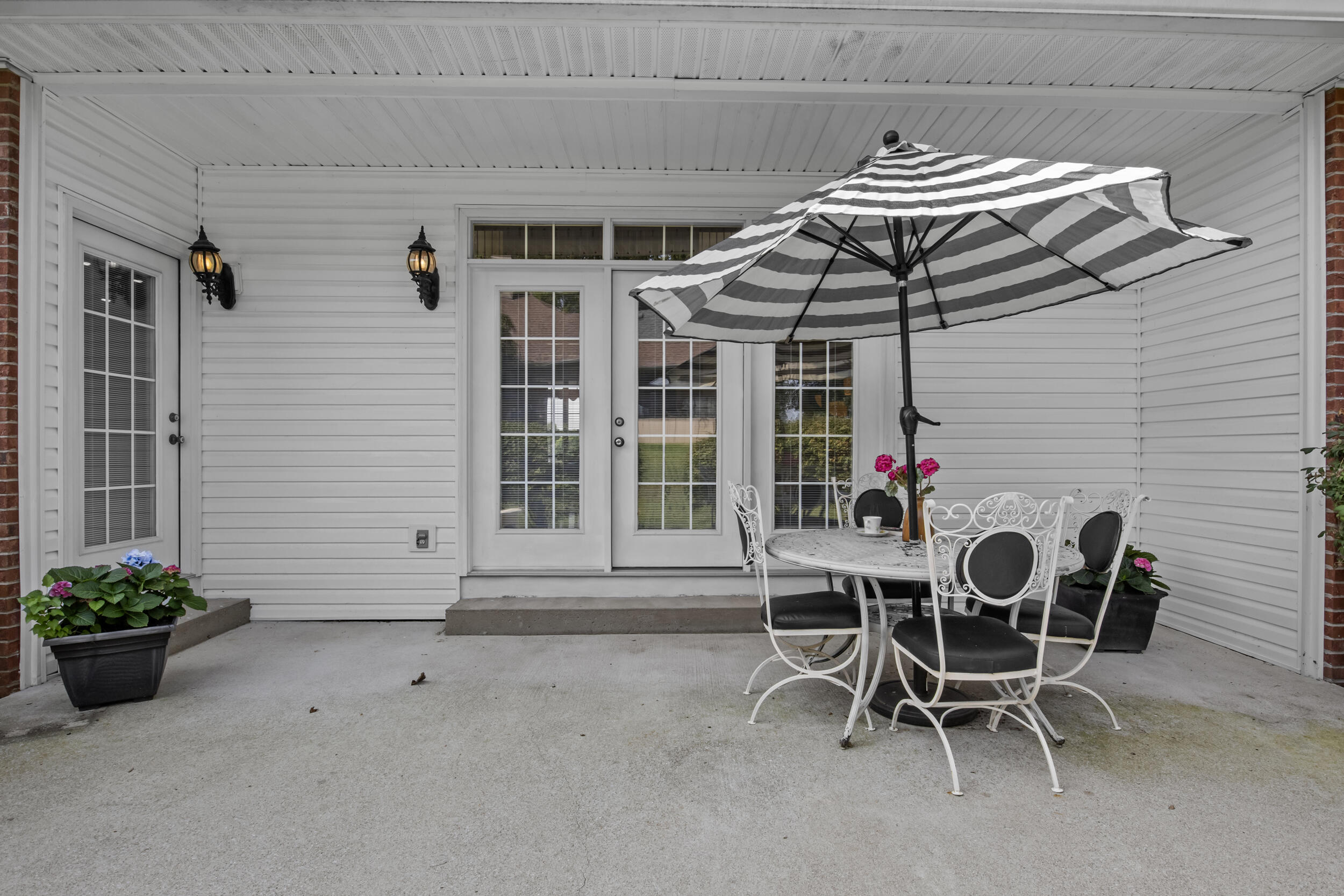 130 Winterberry Circle Property Photo 12