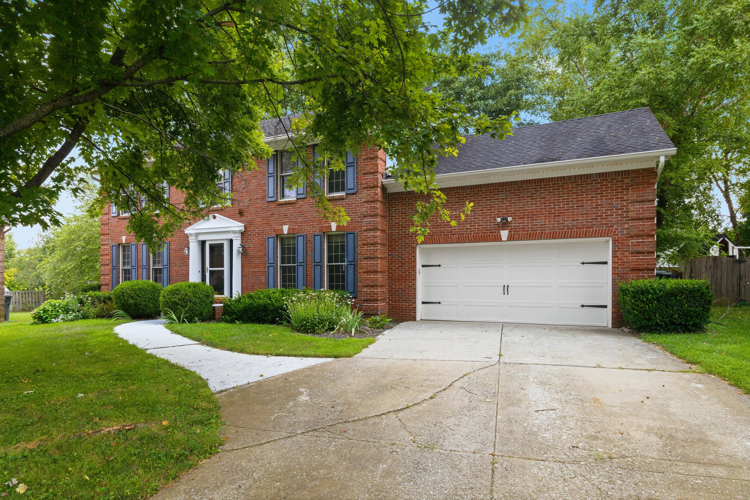 2820 Ashbrooke Drive Property Photo 2