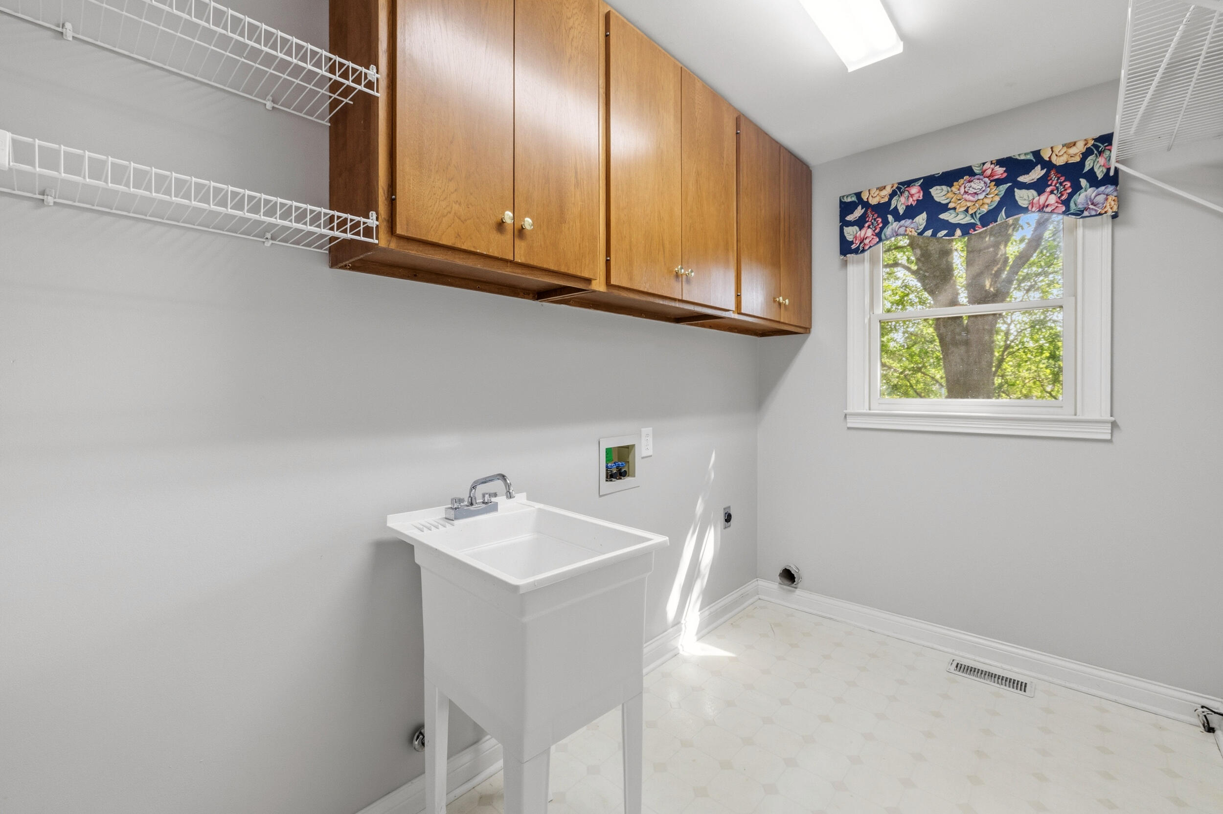 2820 Ashbrooke Drive Property Photo 24