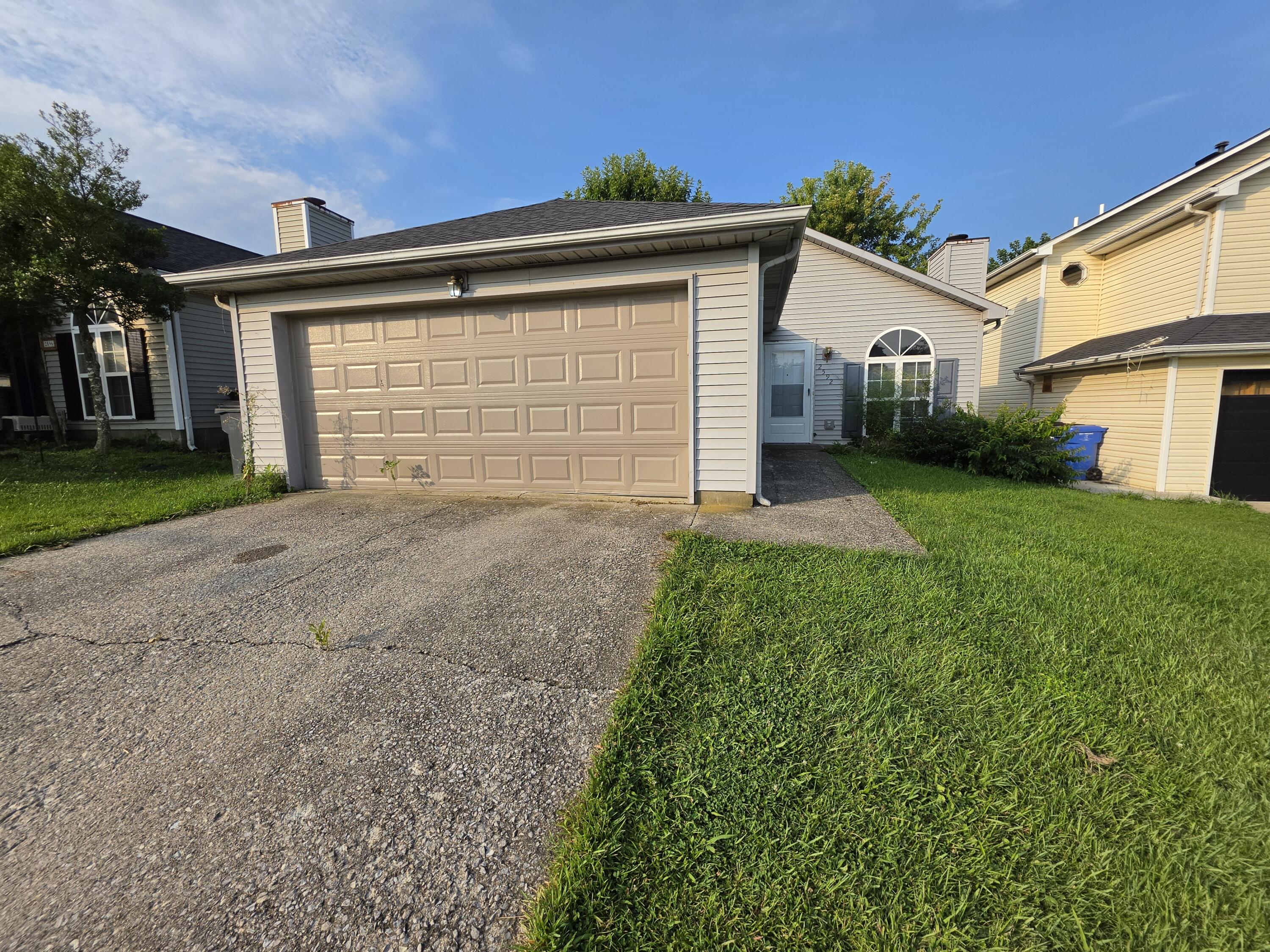 2592 Woodhill Drive Property Photo 1