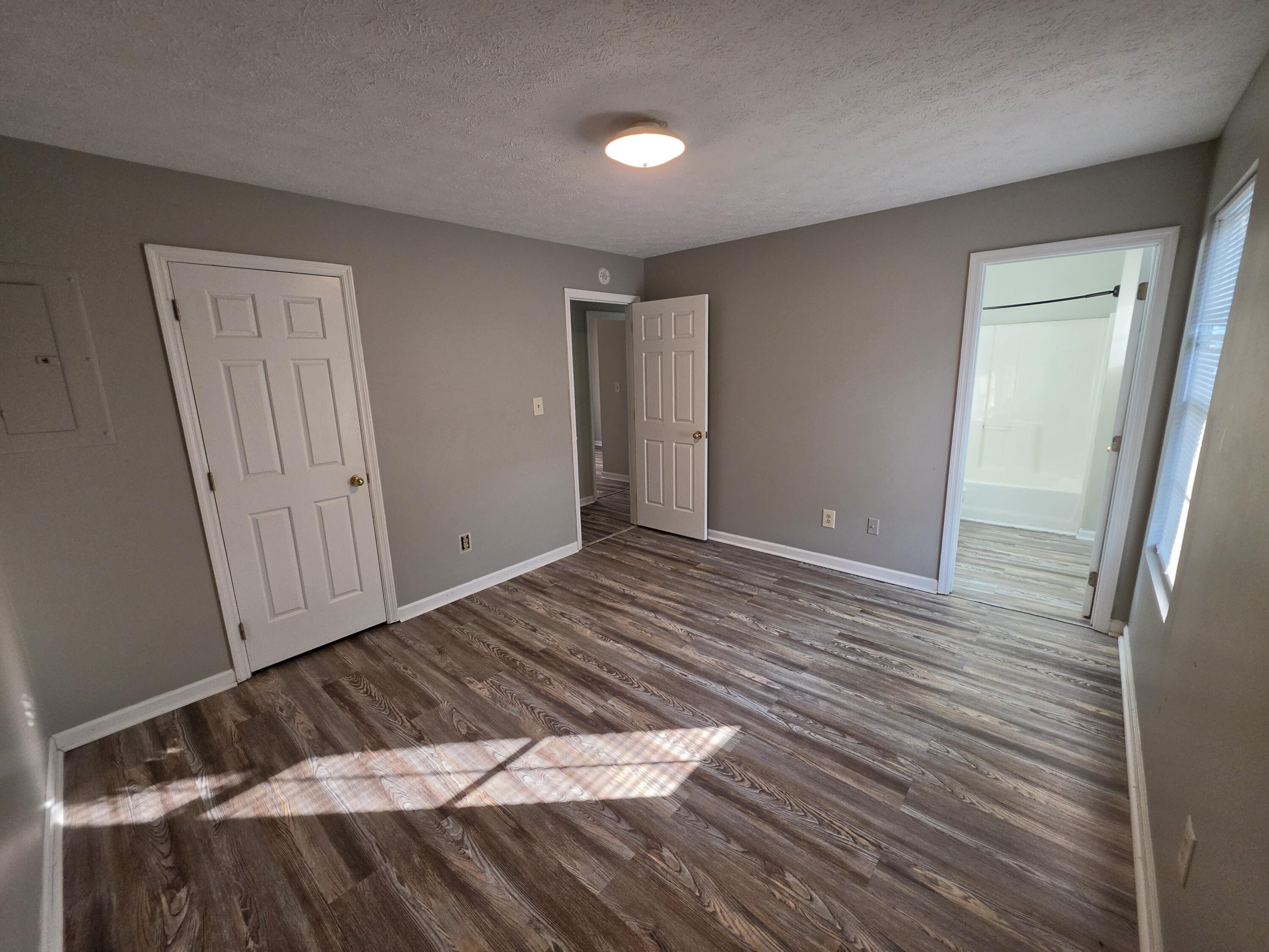 2592 Woodhill Drive Property Photo 11
