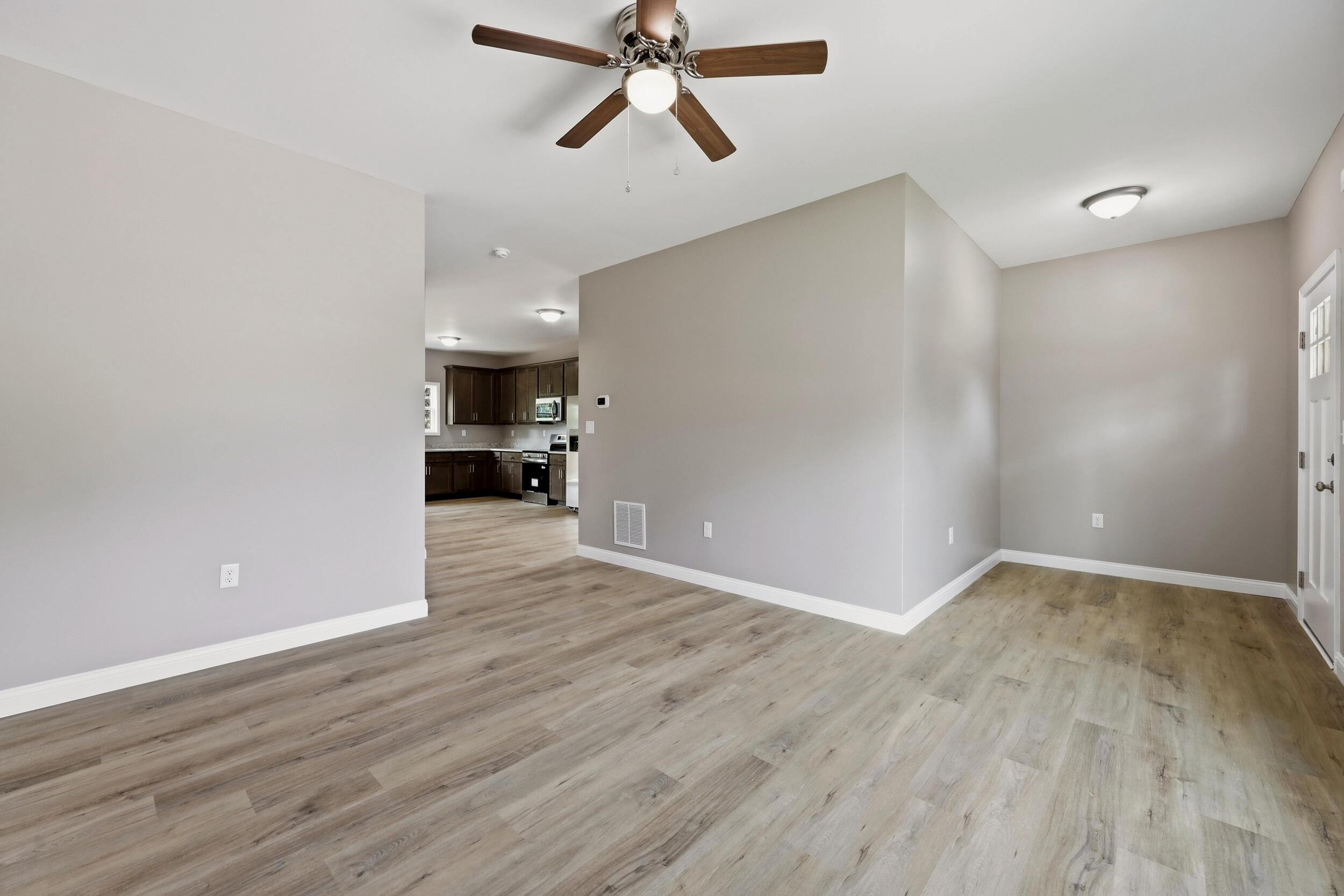 424 Main Avenue Property Photo 6