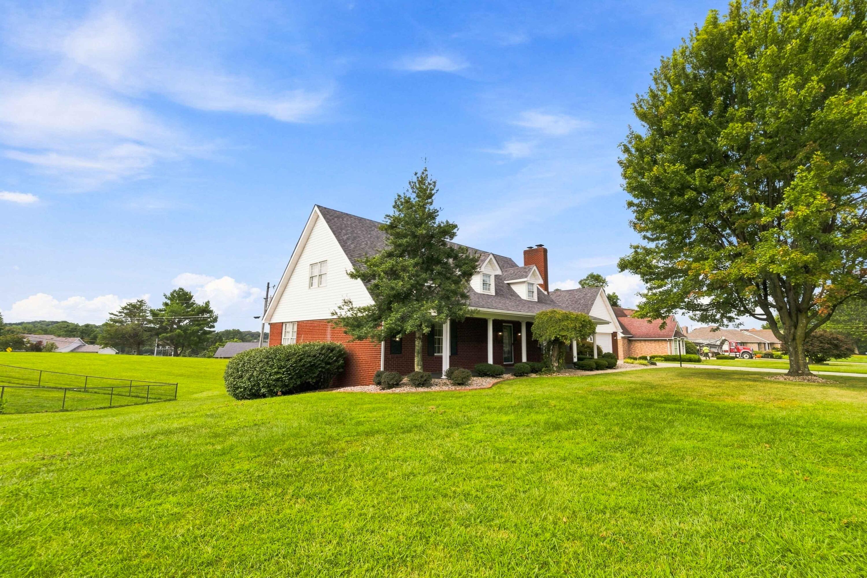 500 Natures Pointe Drive Property Photo 3