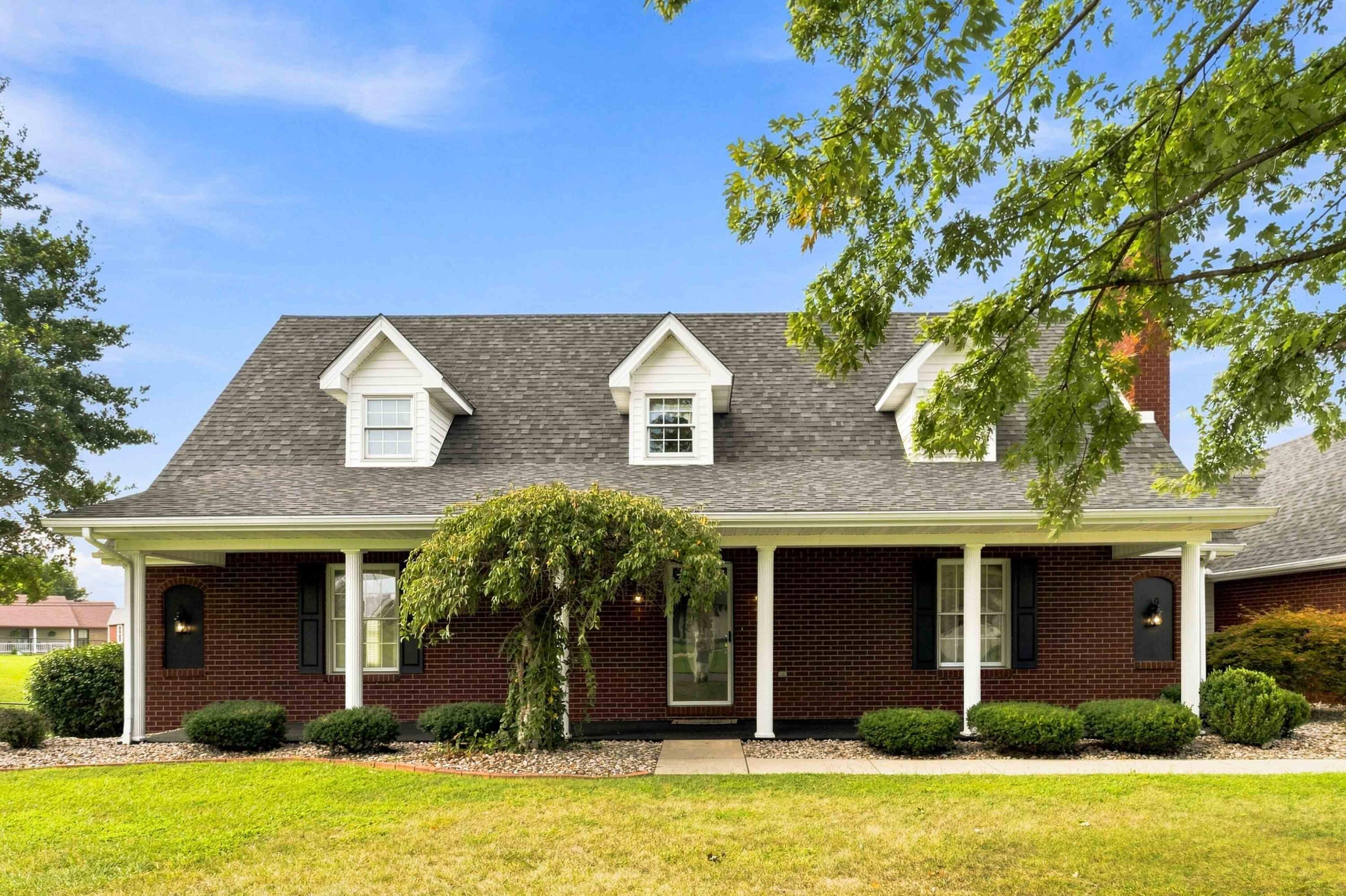 500 Natures Pointe Drive Property Photo 4