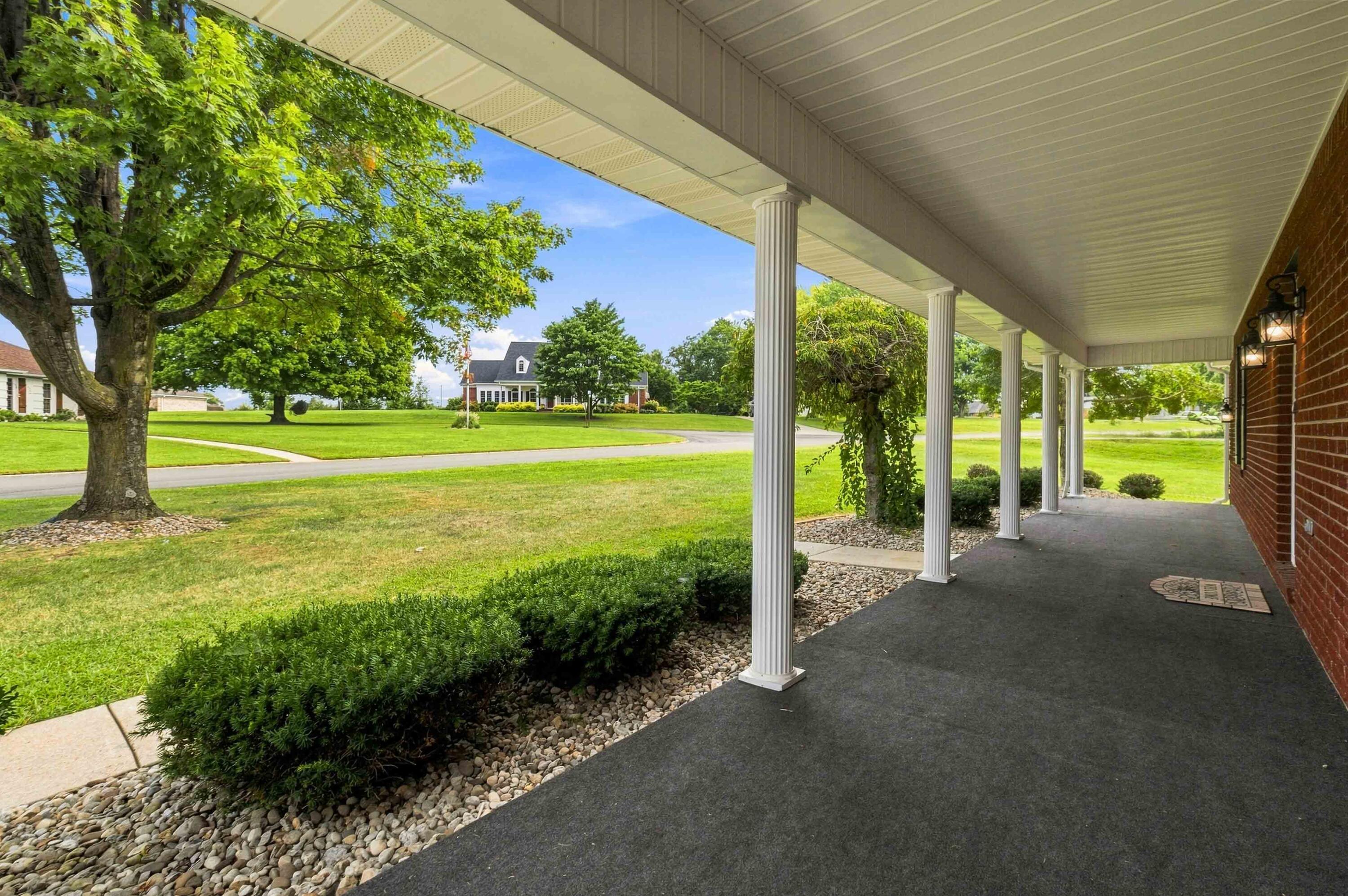 500 Natures Pointe Drive Property Photo 10