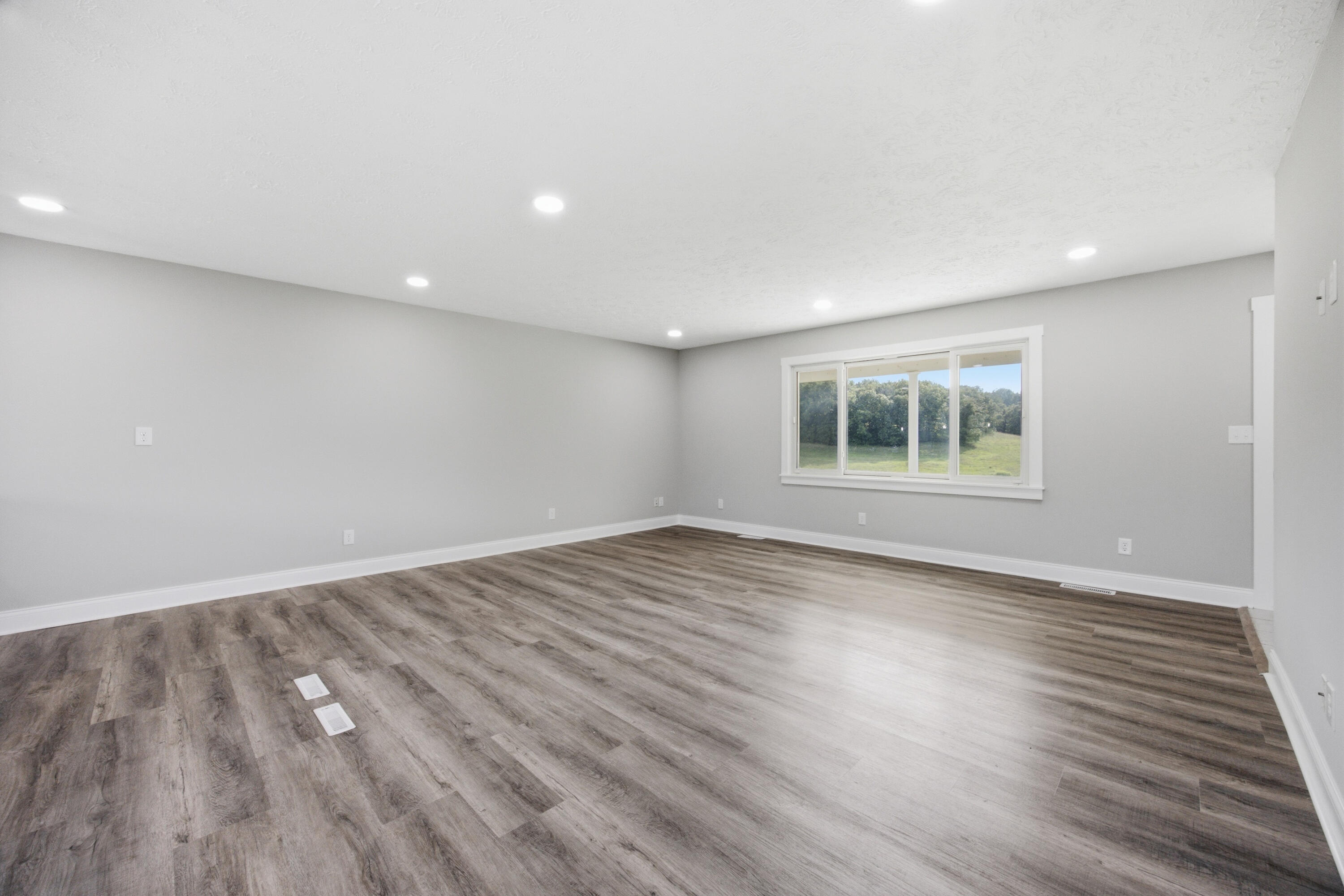 1279 Rice Road Property Photo 6
