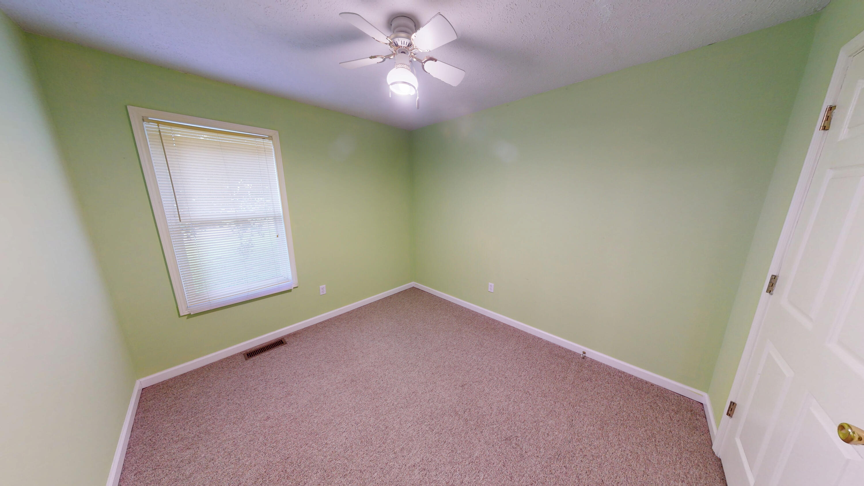 35 Cardinal Drive Property Photo 12