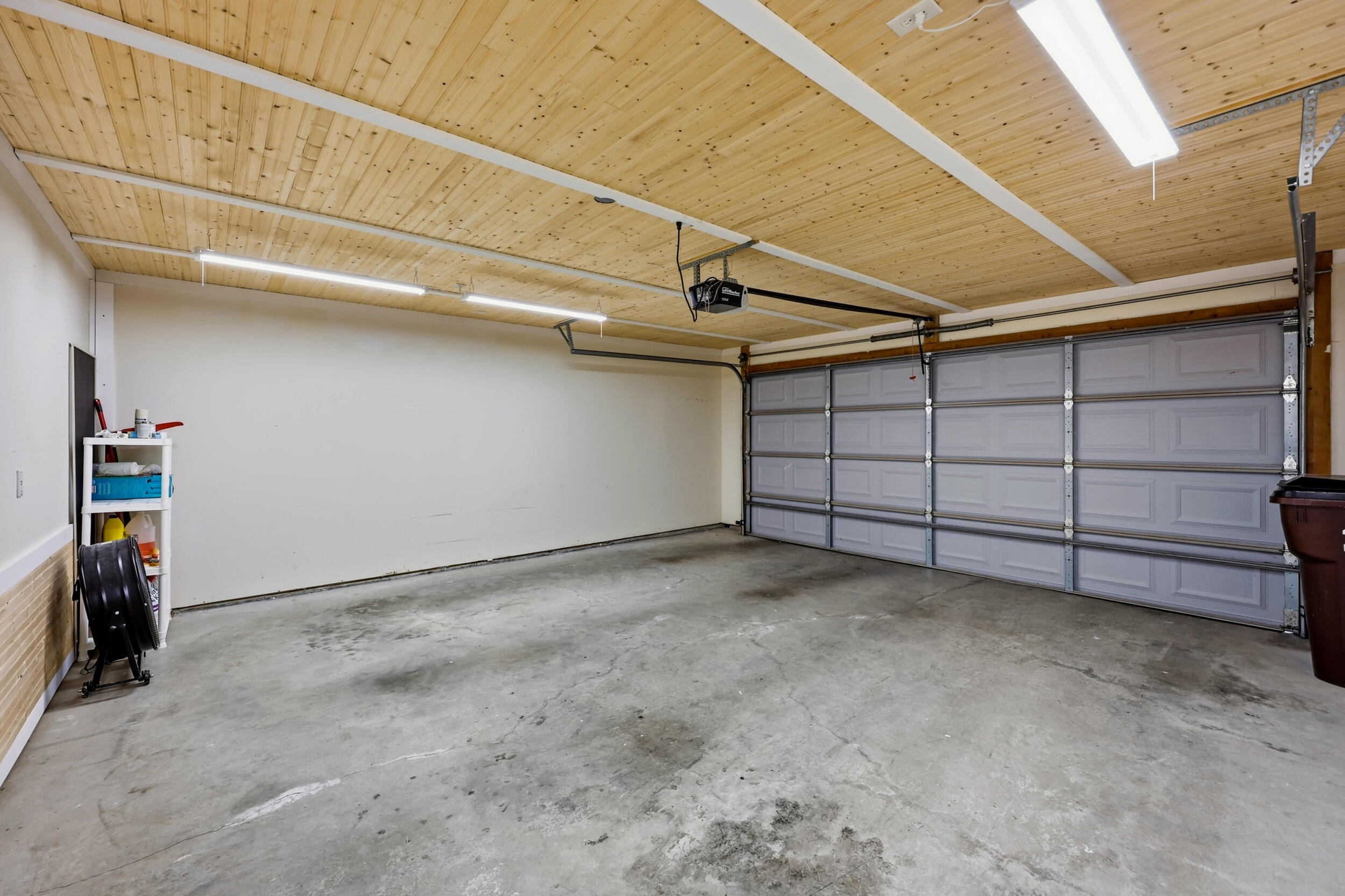 185 Berry Avenue Property Photo 25
