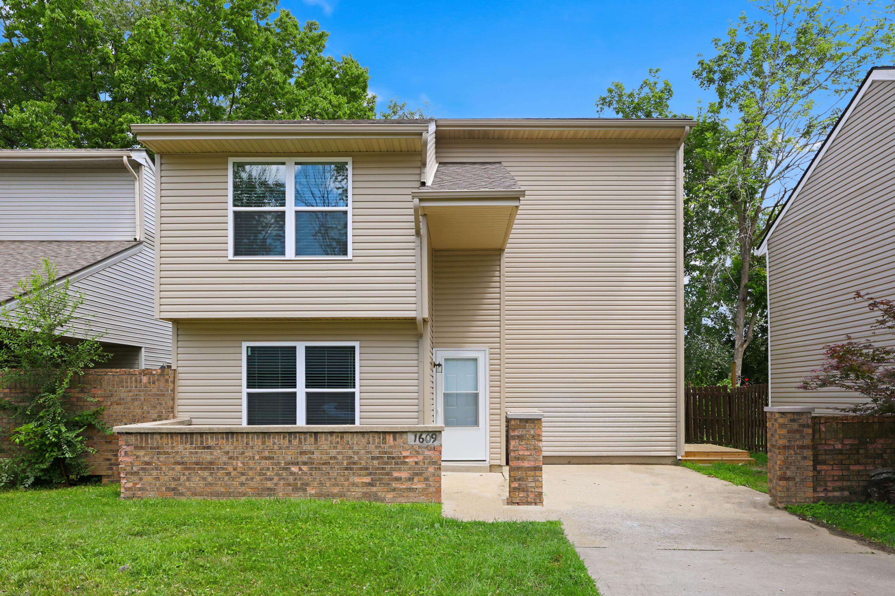 1609 Prairie Circle Property Photo 1