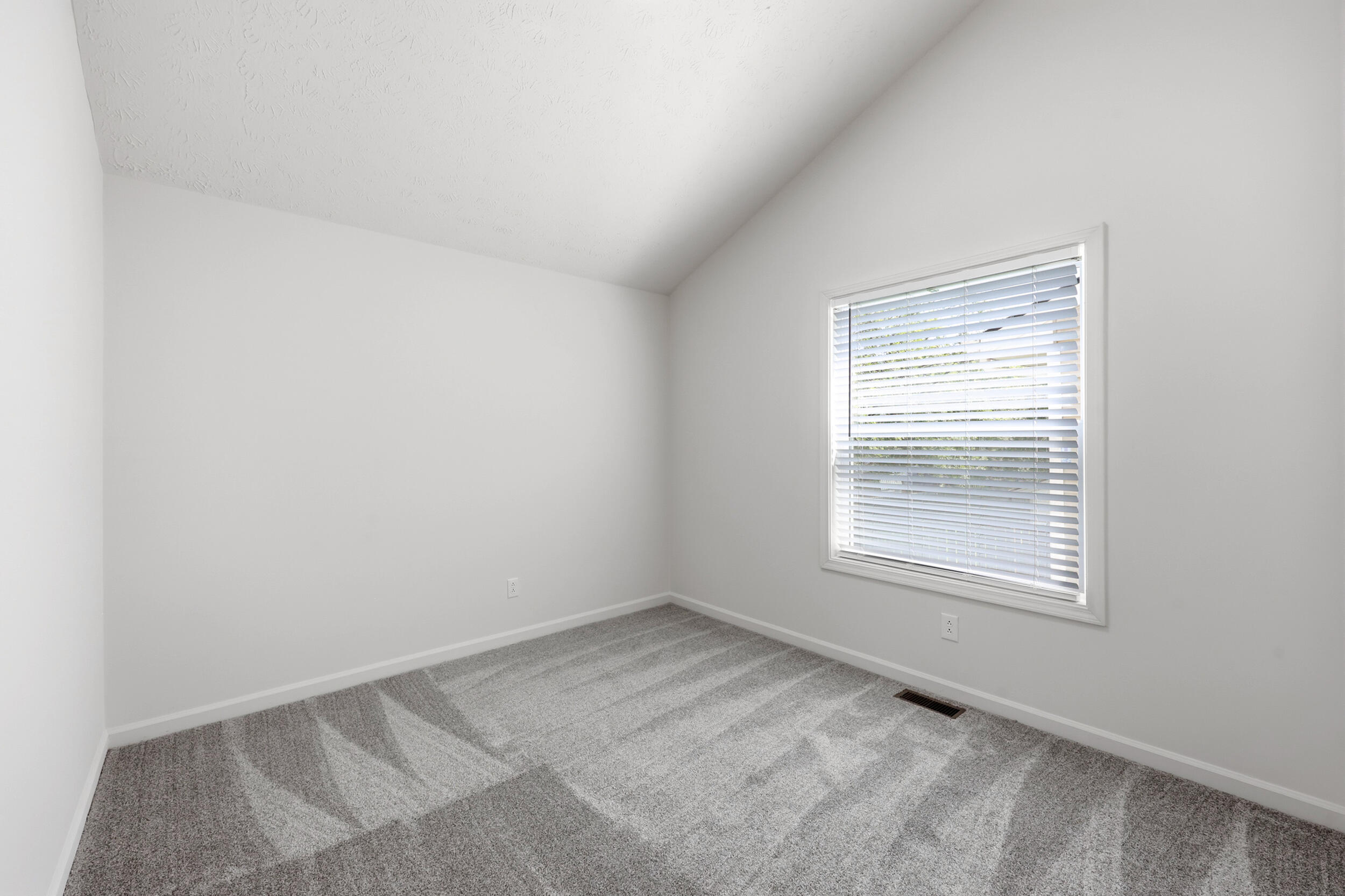 1609 Prairie Circle Property Photo 13