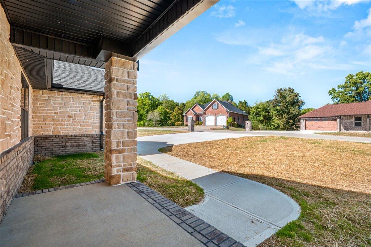 395 Madison Circle Property Photo 6
